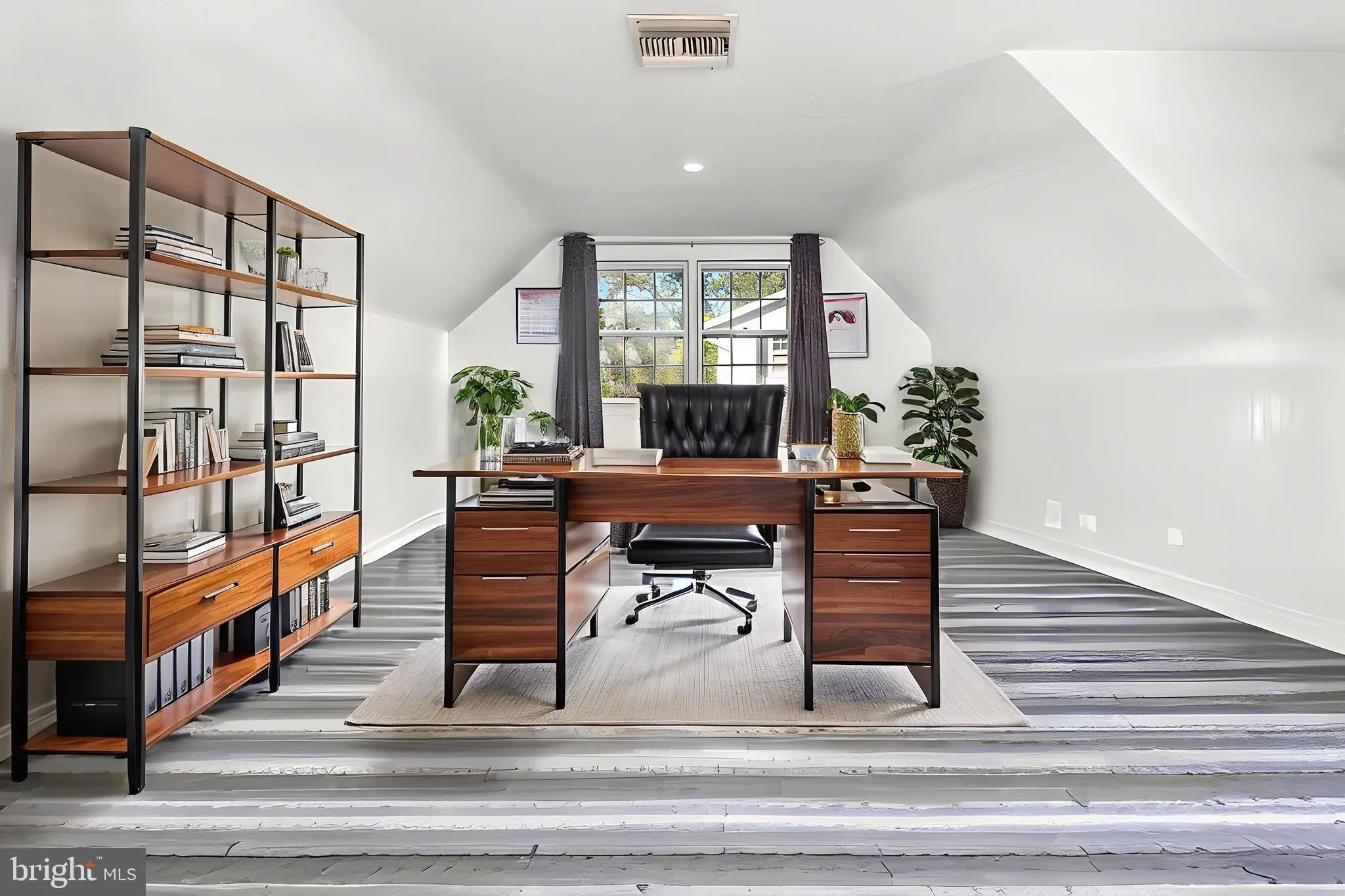 Bethlehem, Pennsylvania 18017, United States, 4 Bedrooms Bedrooms, ,3 BathroomsBathrooms,Residential,Pending,207523