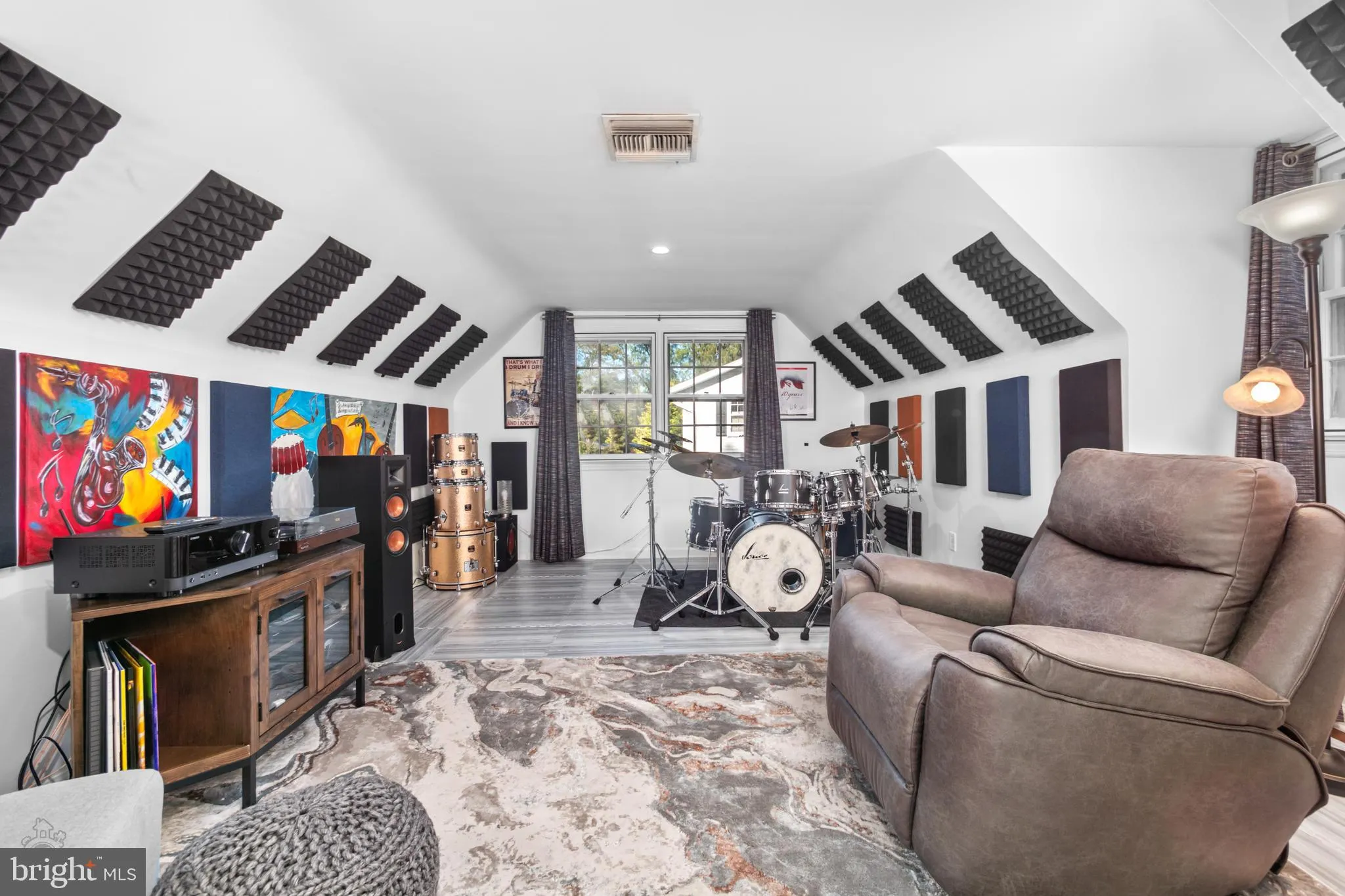 Bethlehem, Pennsylvania 18017, United States, 4 Bedrooms Bedrooms, ,3 BathroomsBathrooms,Residential,Pending,207523