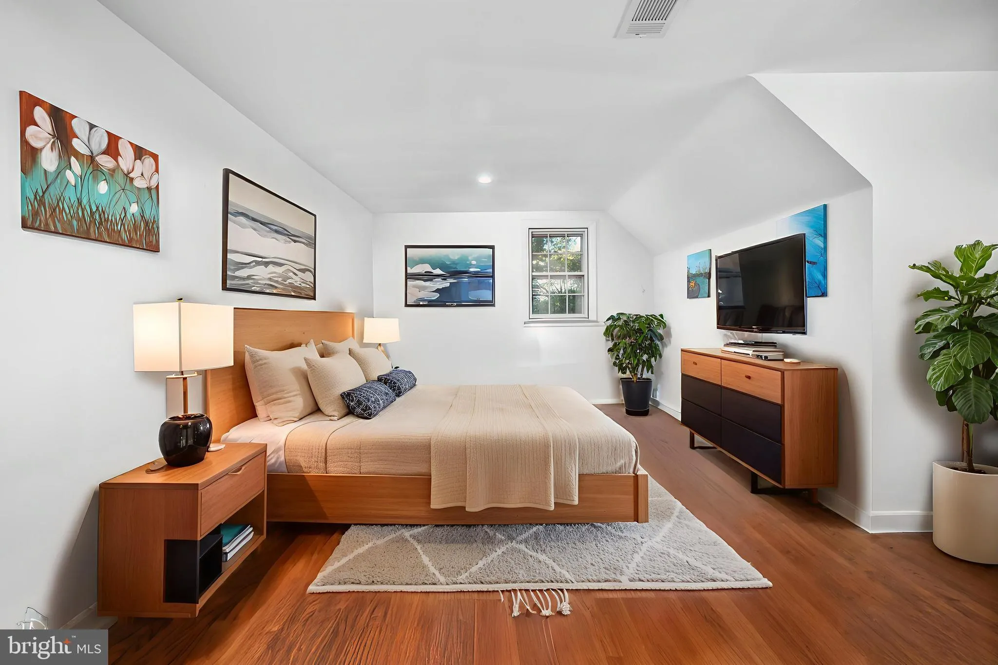 Bethlehem, Pennsylvania 18017, United States, 4 Bedrooms Bedrooms, ,3 BathroomsBathrooms,Residential,Pending,207523