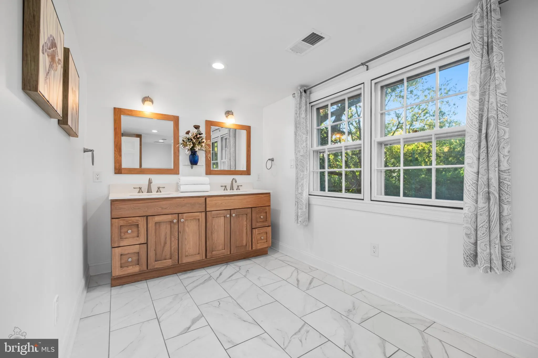 Bethlehem, Pennsylvania 18017, United States, 4 Bedrooms Bedrooms, ,3 BathroomsBathrooms,Residential,Pending,207523