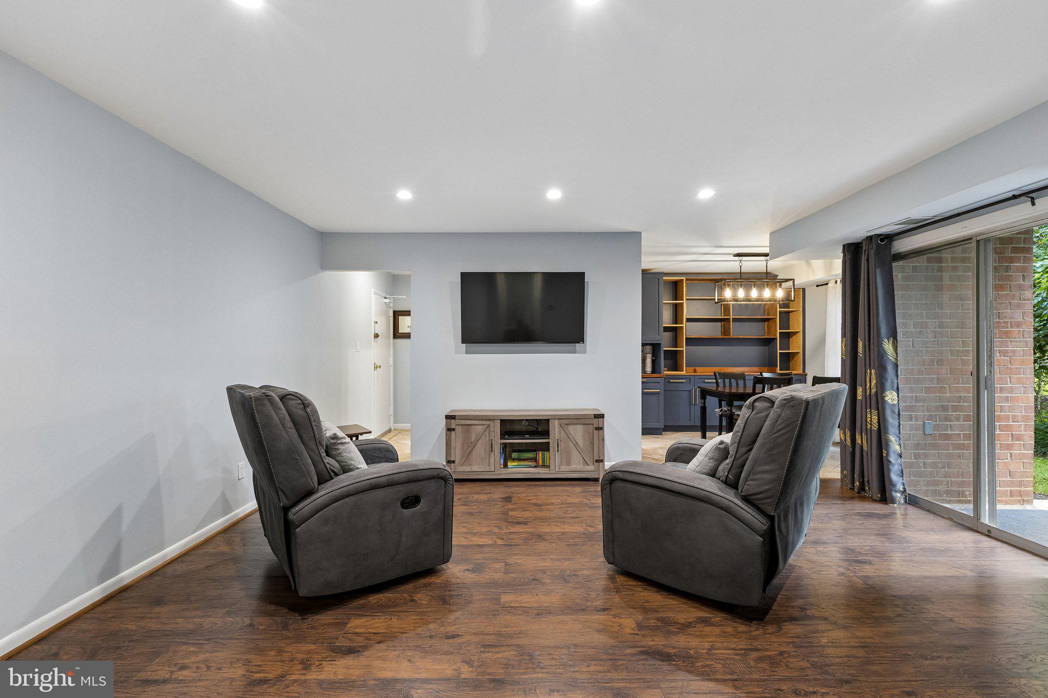 3846 LYNDHURST DRIVE 102