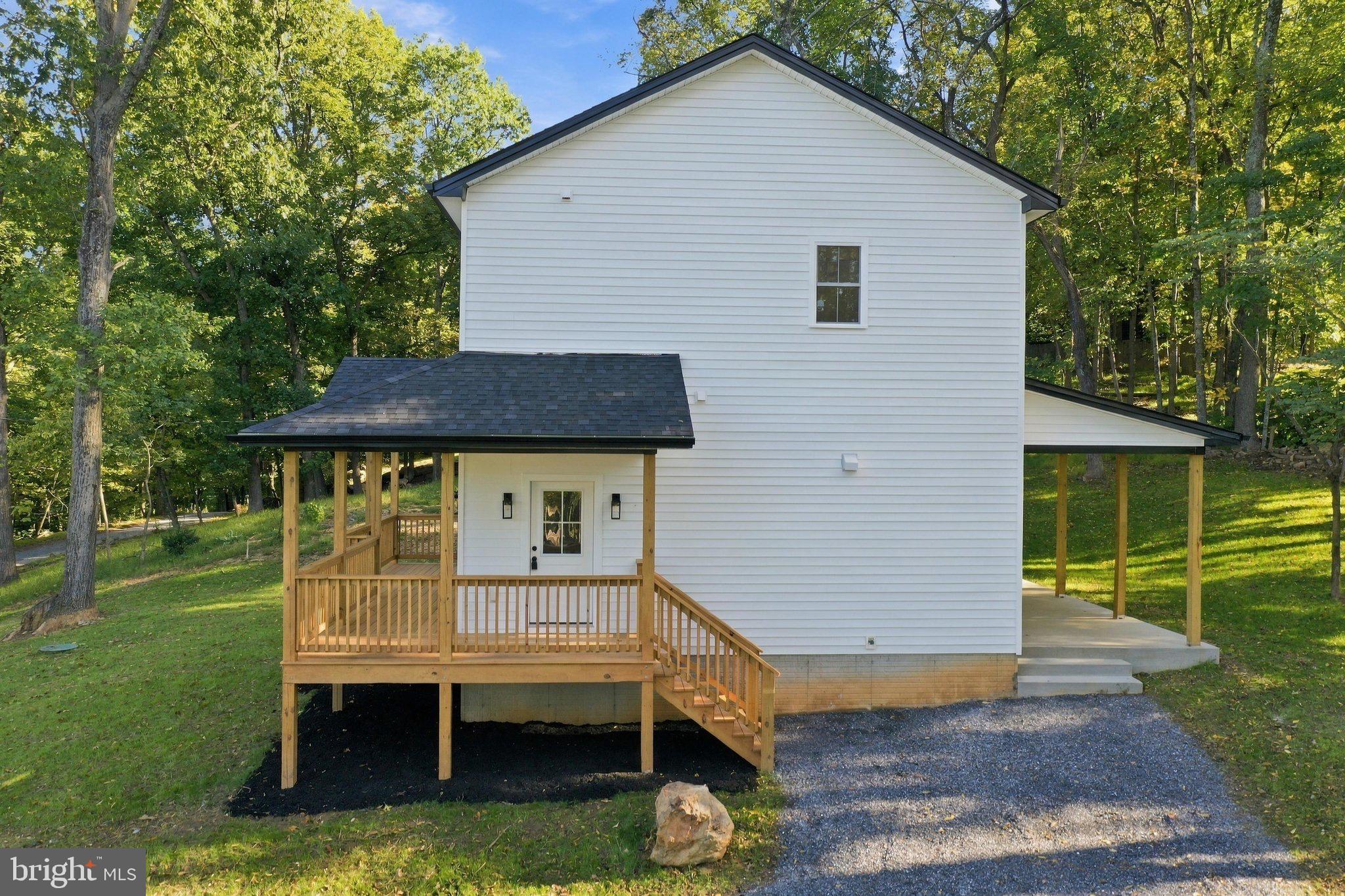 202 SPLIT RAIL ROAD