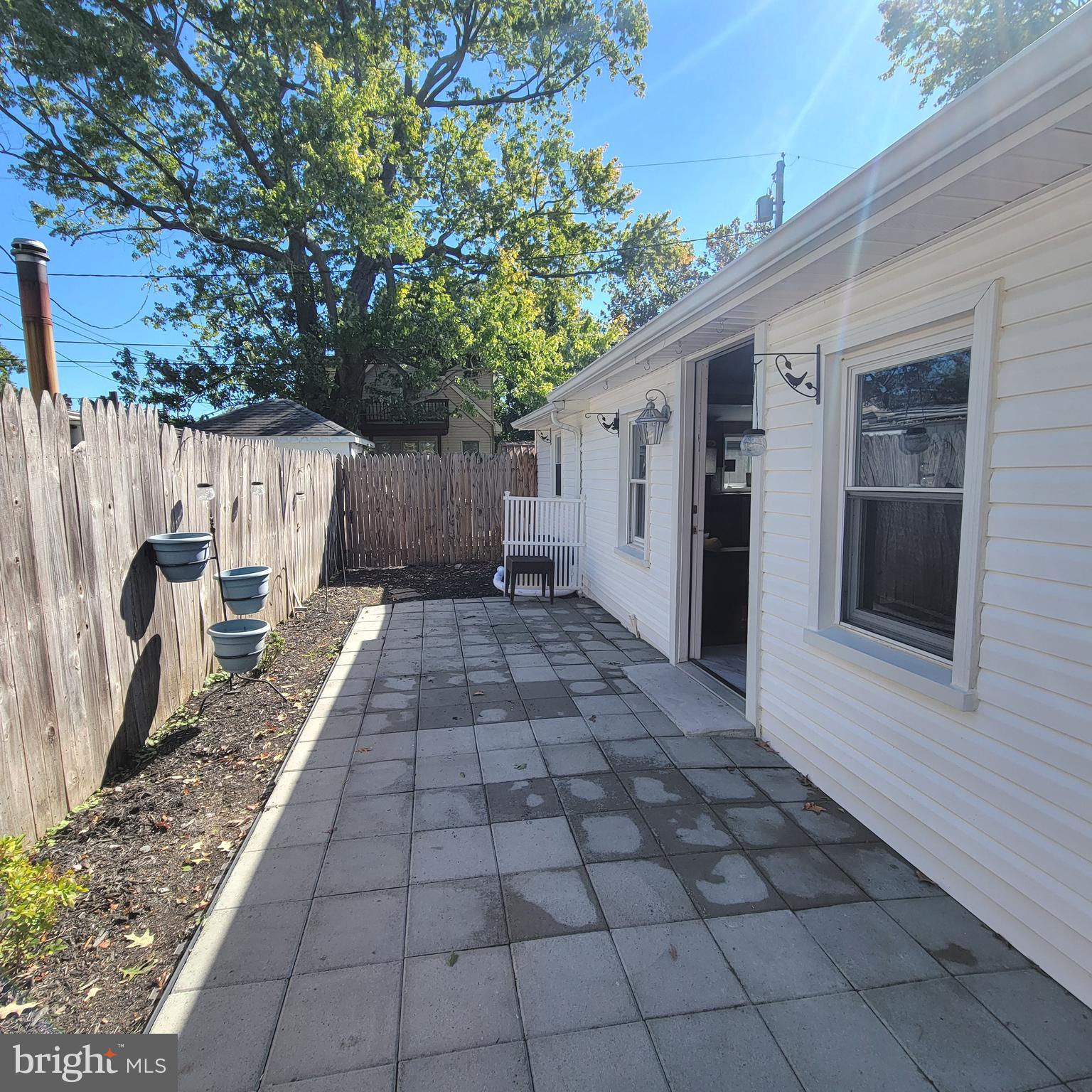 IDLEWILDE ACRES - Residential Lease