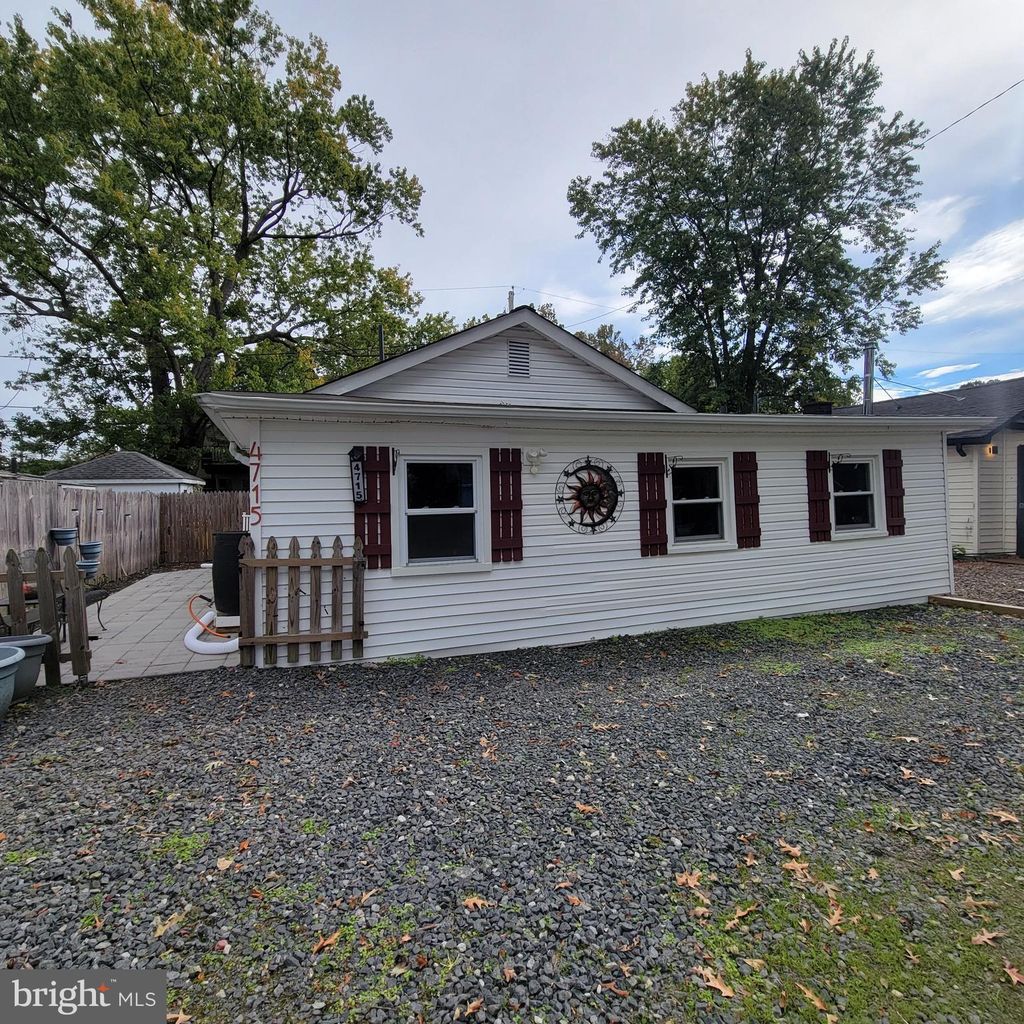 Photo of 4715 Frederick Avenue, SHADY SIDE, MD 20764 (MLS # MDAA2129068)