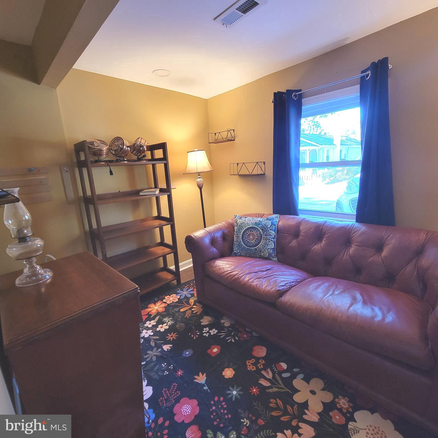 IDLEWILDE ACRES - Residential Lease