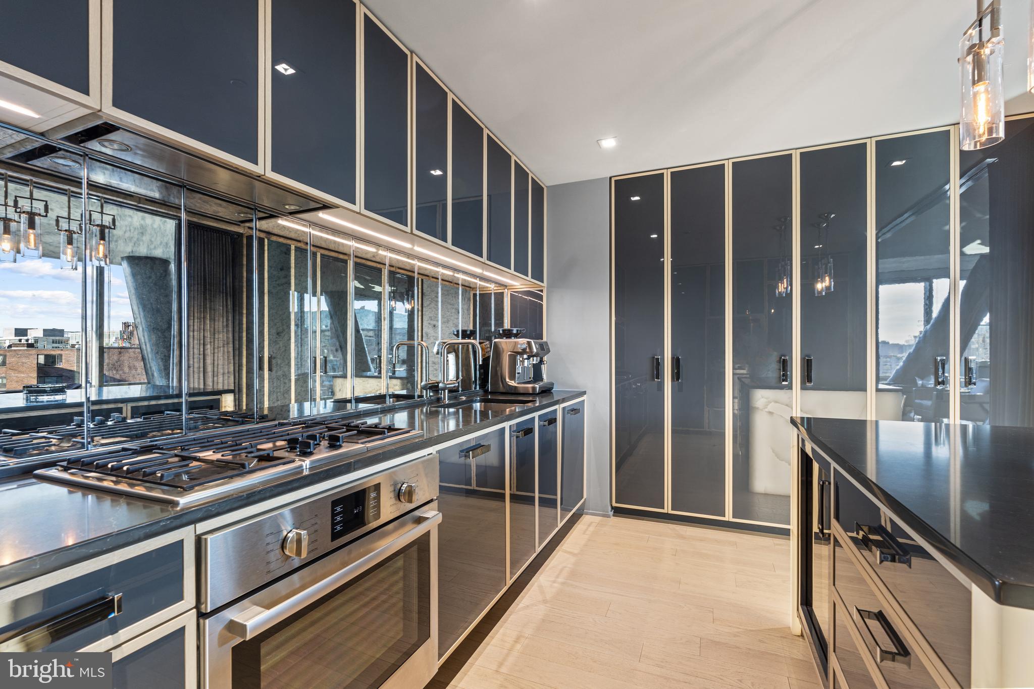 WEST END - Residential
