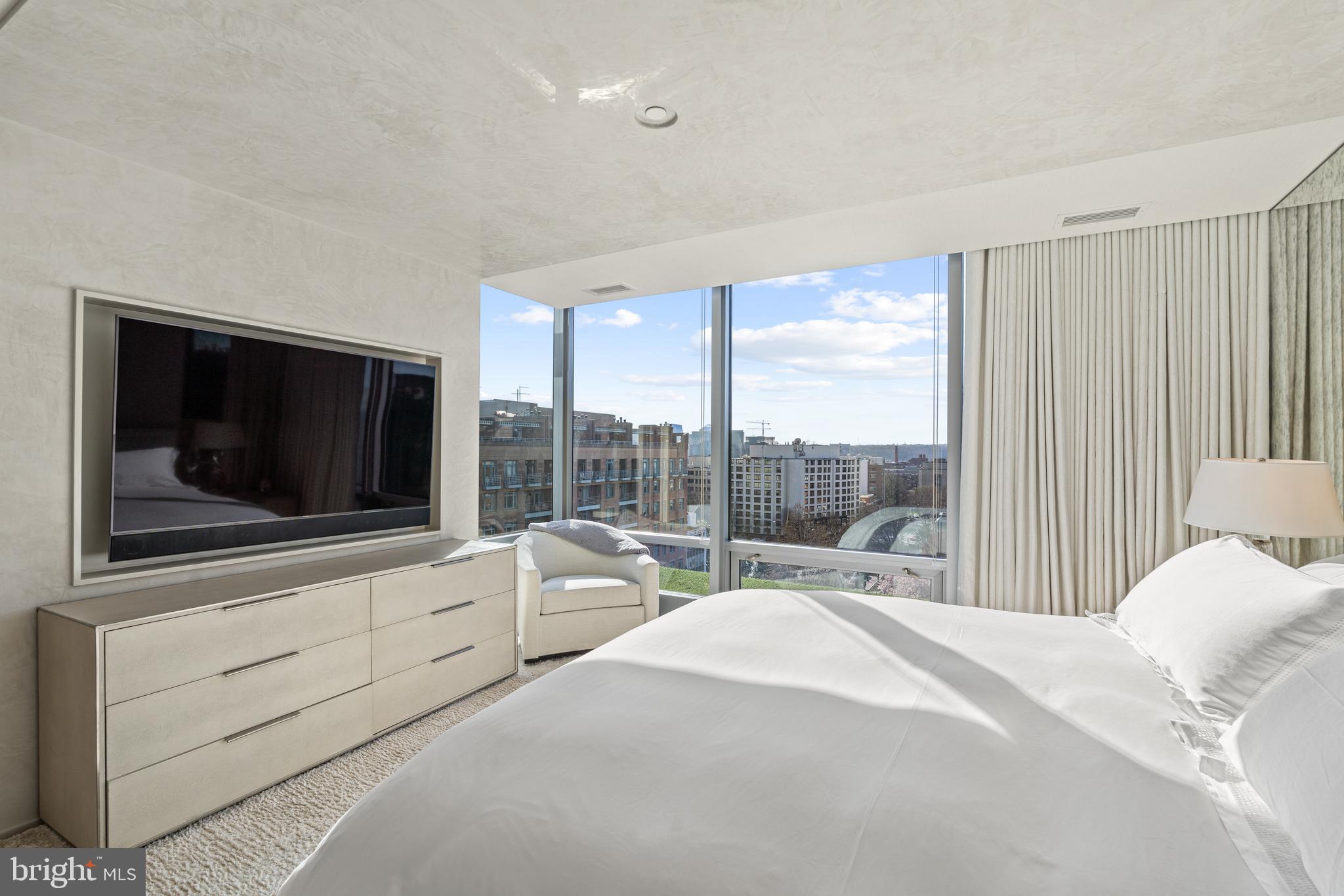 WEST END - Residential