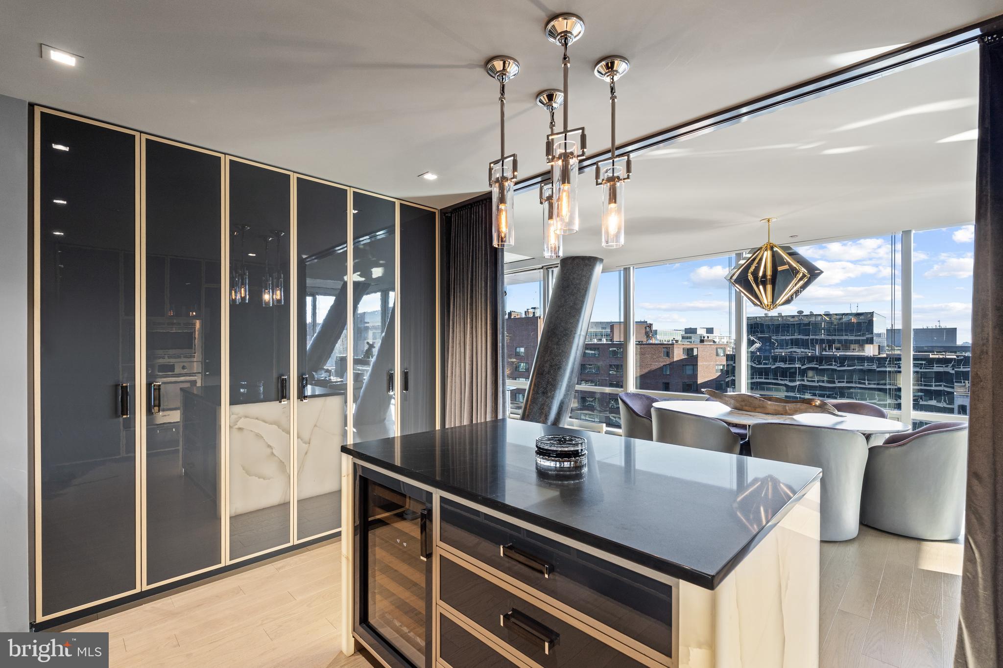 WEST END - Residential