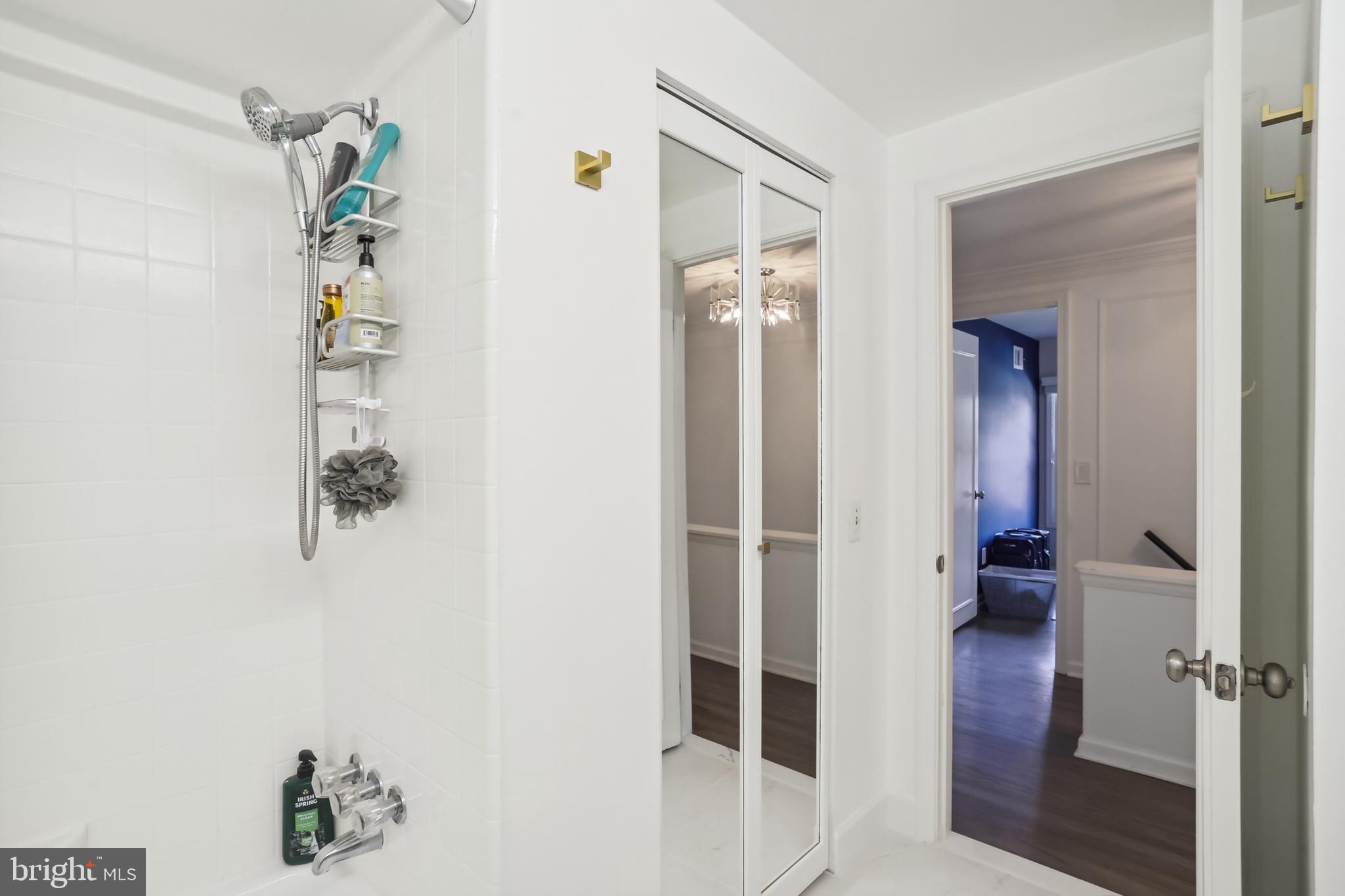 POTOMAC COMMONS - Residential