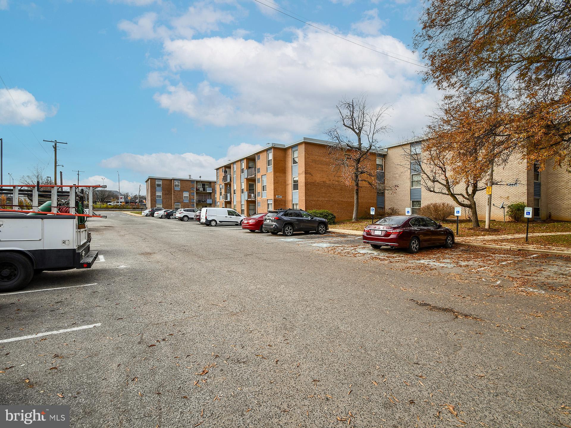 MARLOW TOWERS CONDOMINIUMS - Residential Lease