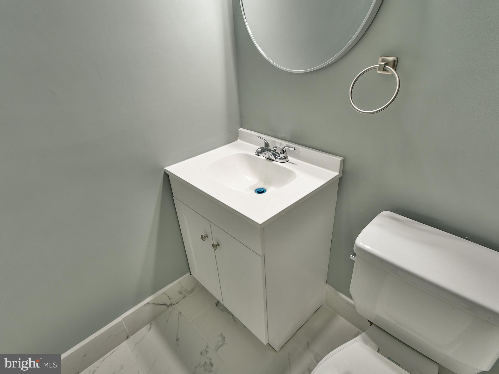 MARLOW TOWERS CONDOMINIUMS - Residential Lease