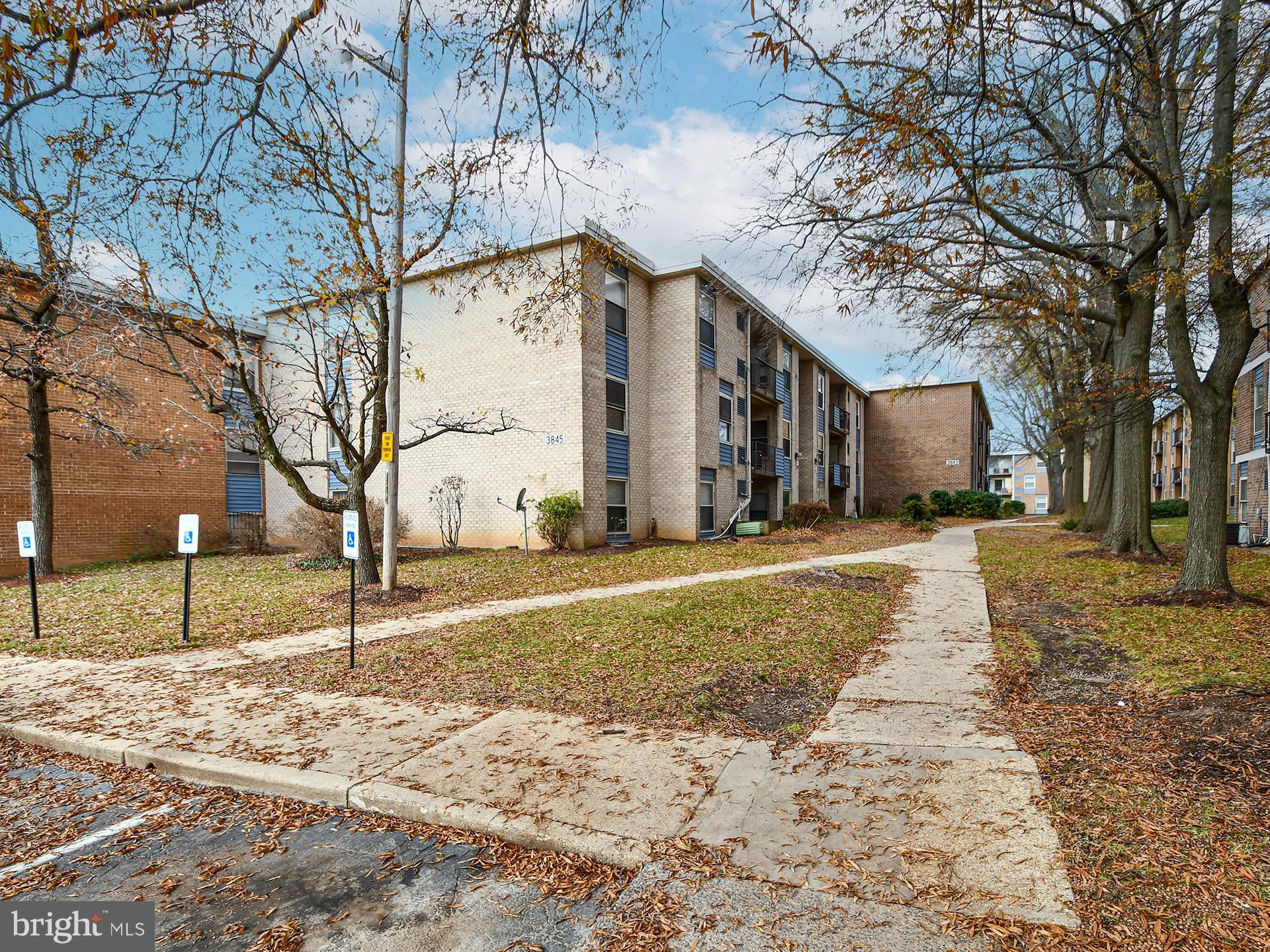 MARLOW TOWERS CONDOMINIUMS - Residential Lease