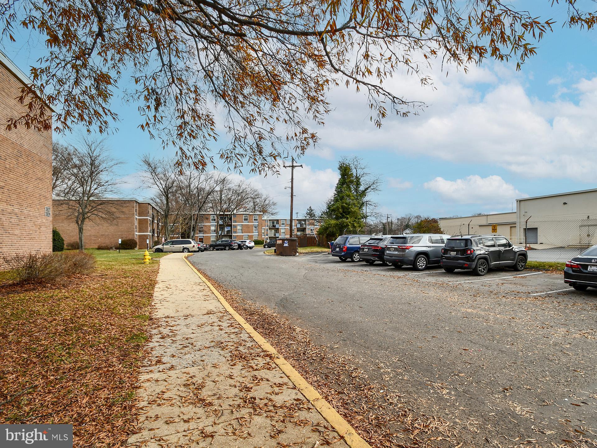 MARLOW TOWERS CONDOMINIUMS - Residential Lease