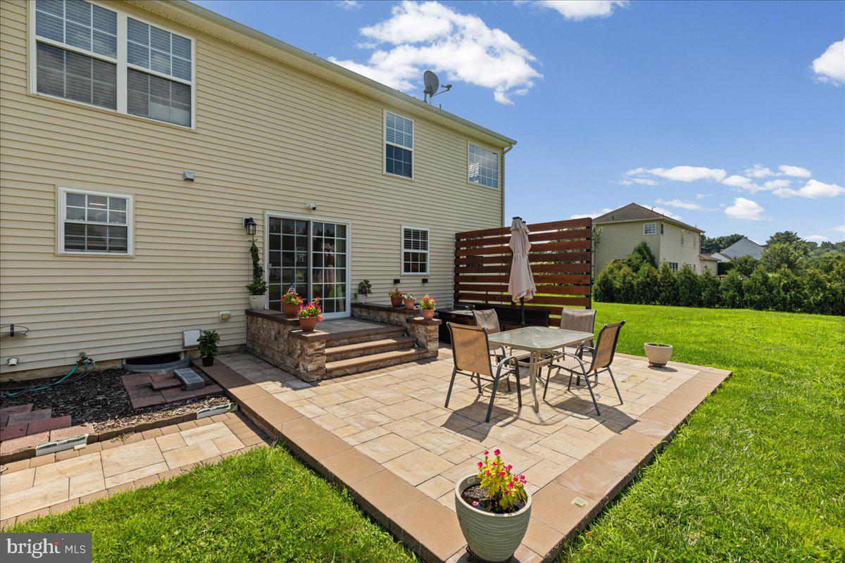 182 JOSEPHS COURT