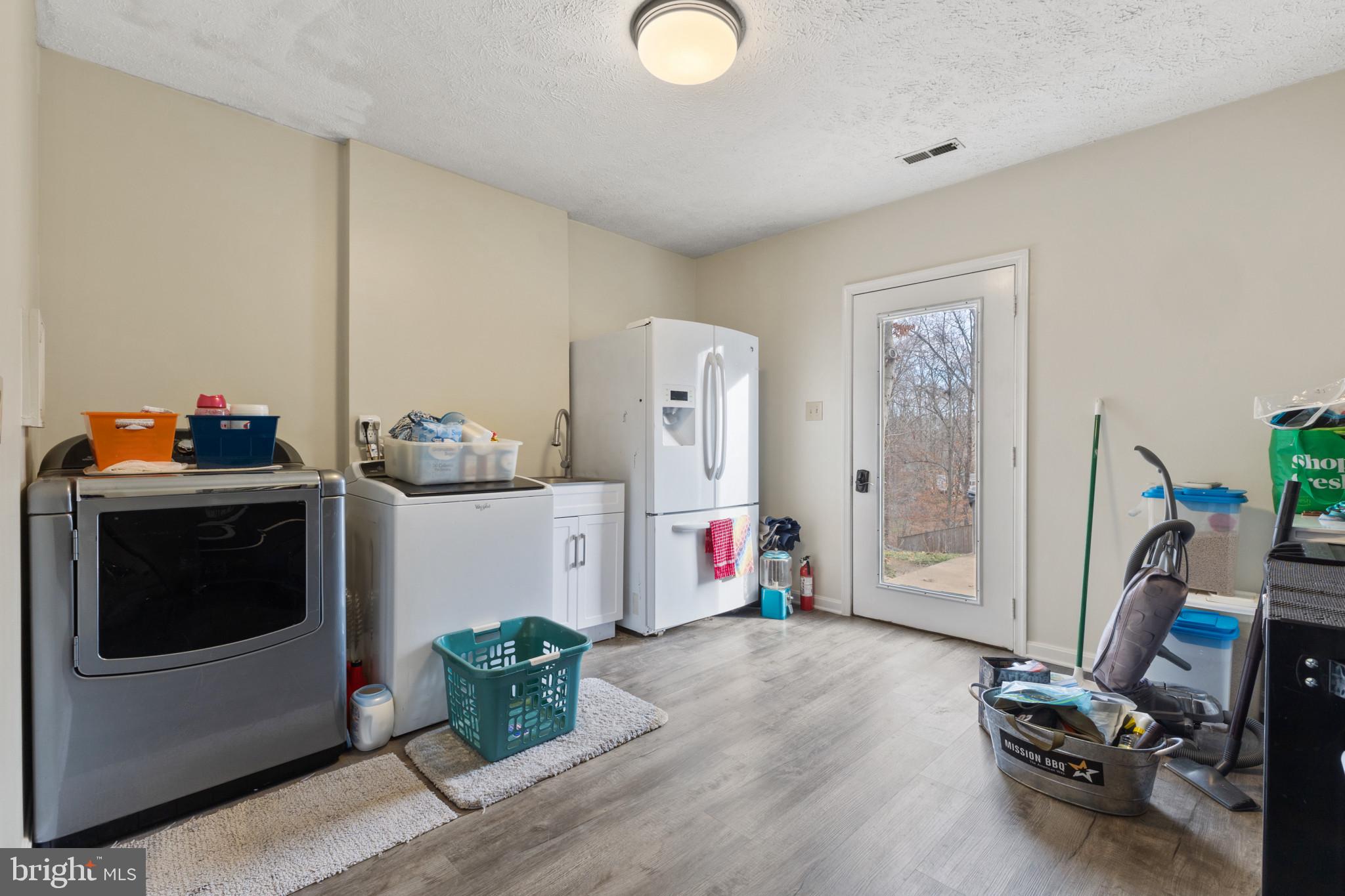 LAKE JACKSON - Residential