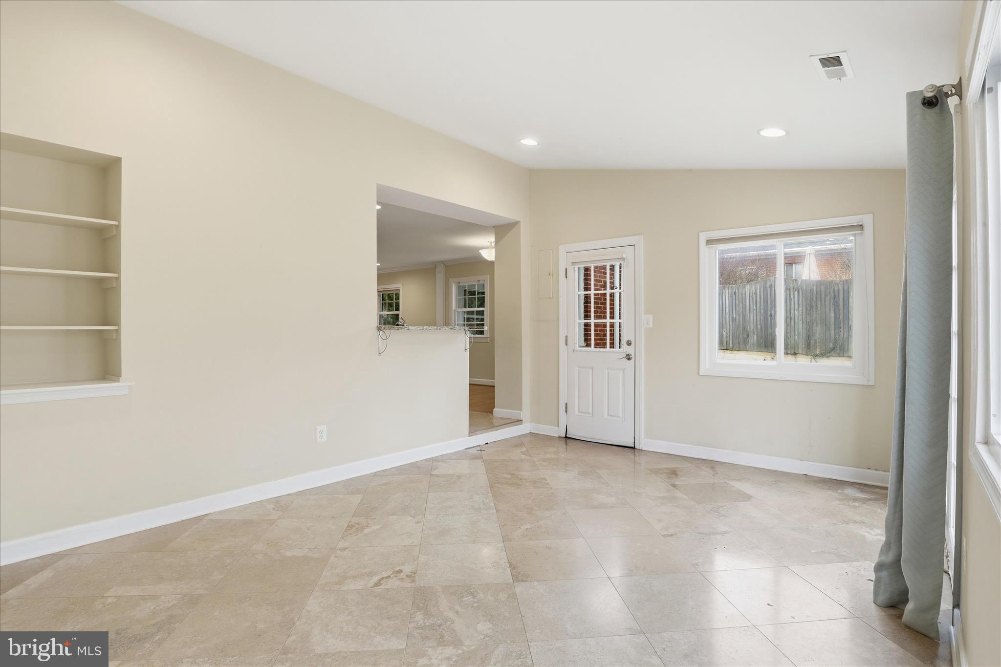 PIMMIT VIEW - Residential