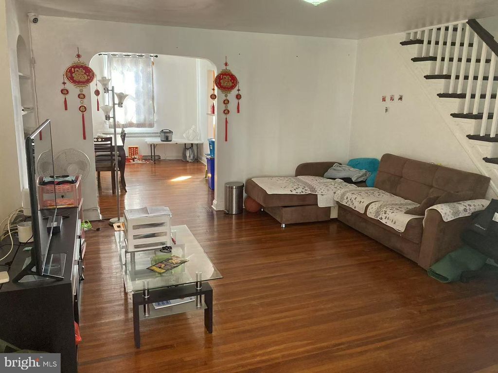 Photo of 275 Glendale Road, UPPER DARBY, PA 19082 (MLS # PADE2102598)