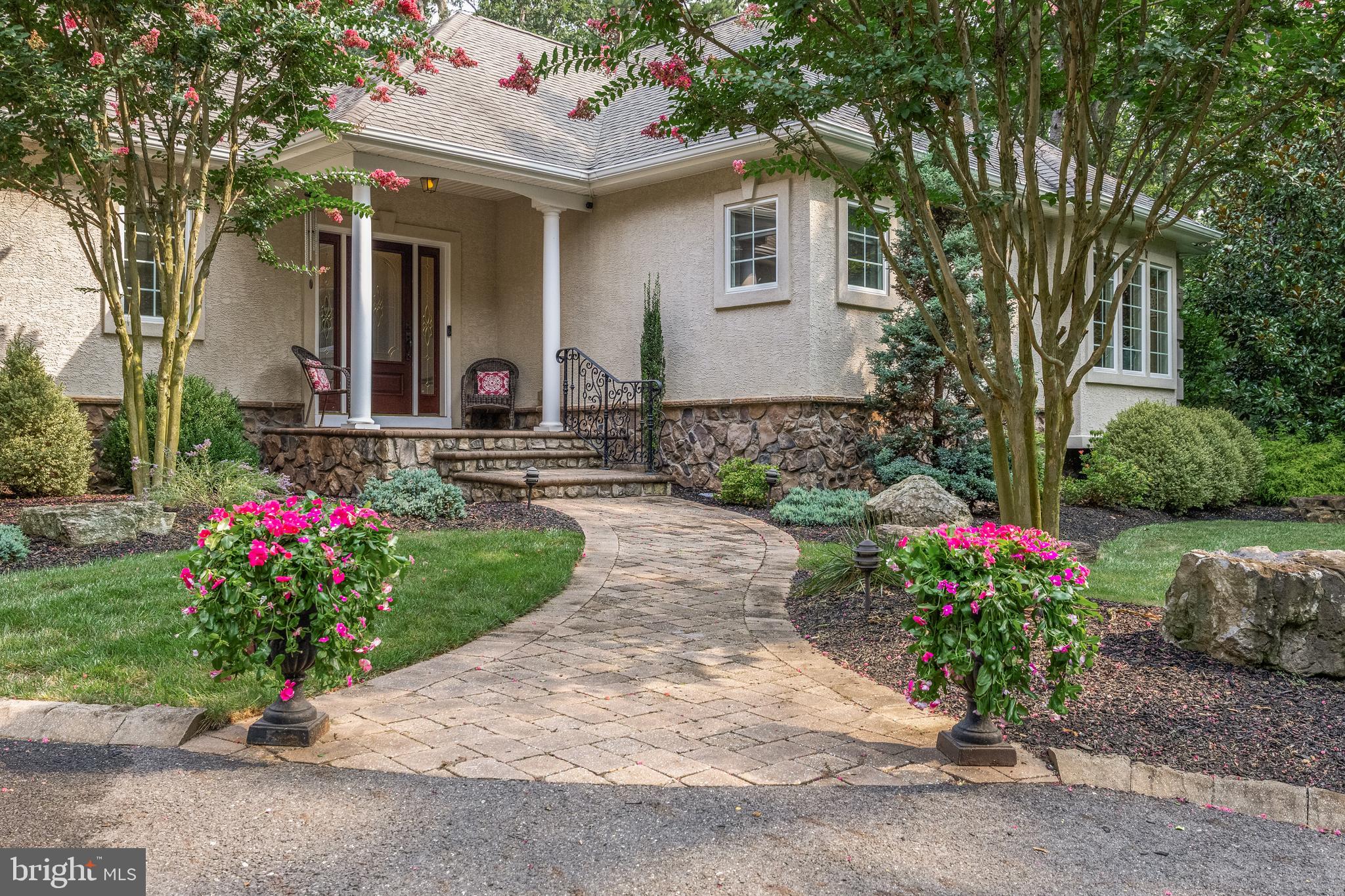 33 CRANBERRY COURT
