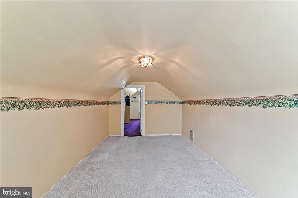 ELMWOOD GARDENS - Residential