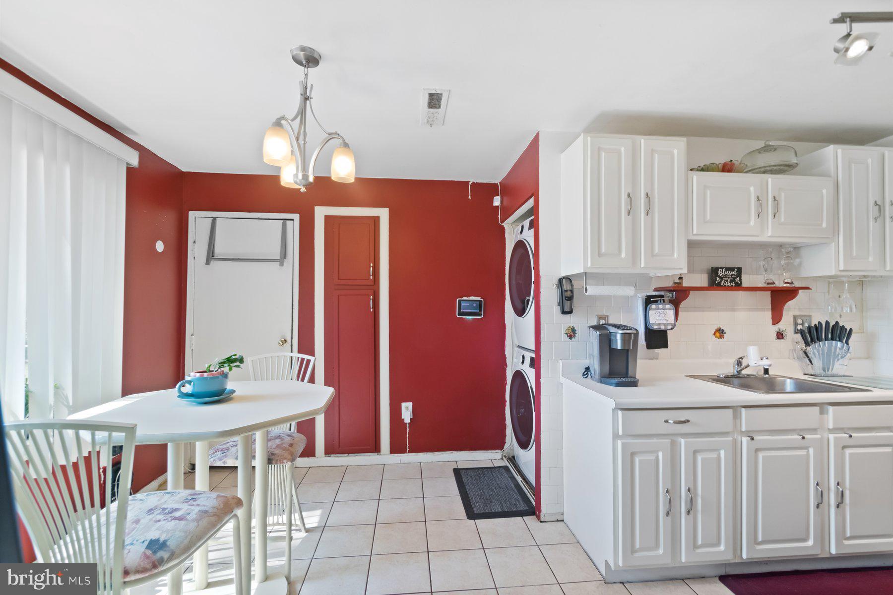 VILLAGE OF LONG REACH - Residential