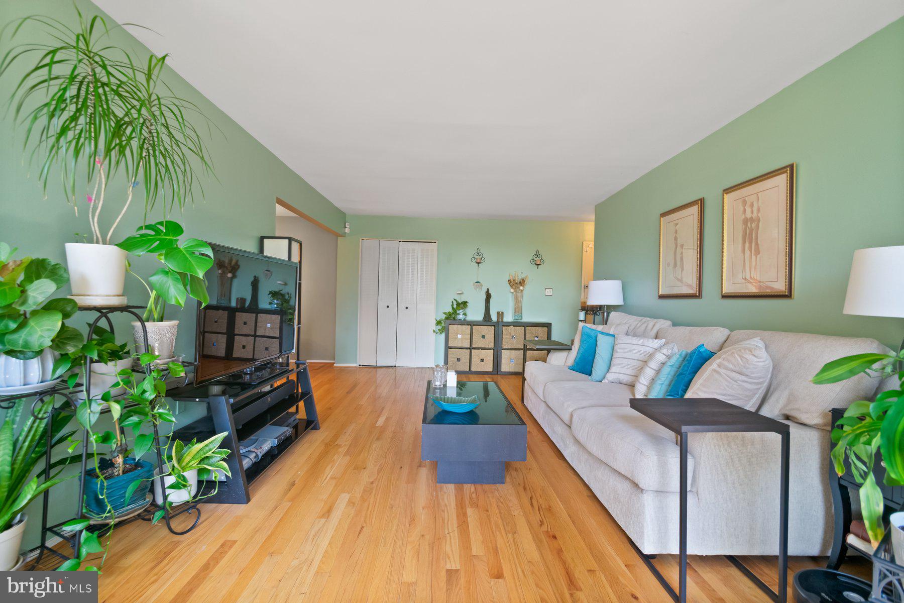 VILLAGE OF LONG REACH - Residential