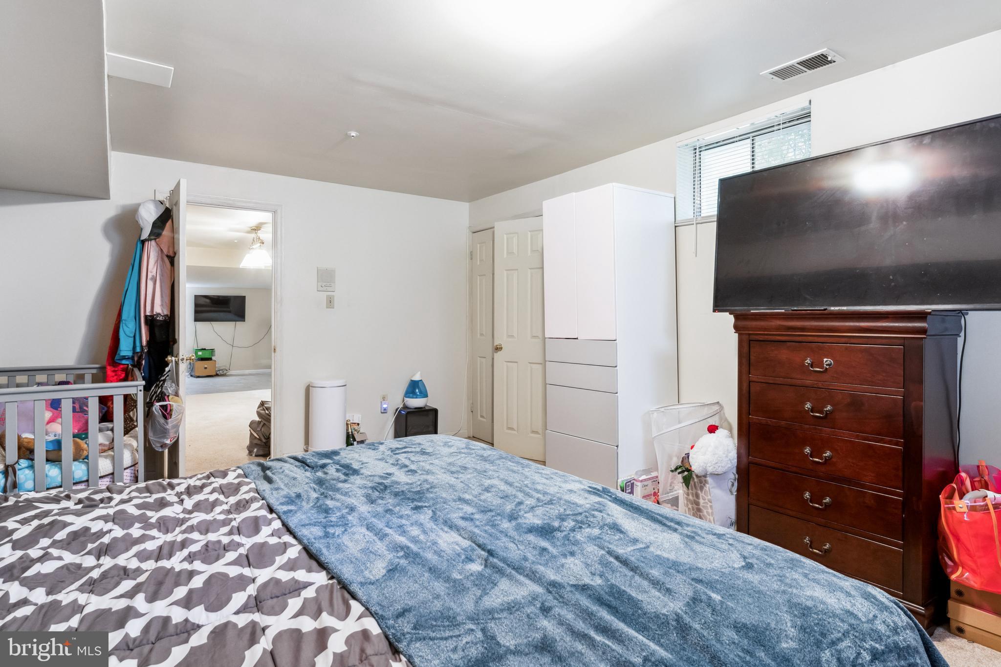 LEGEND MANOR - Residential