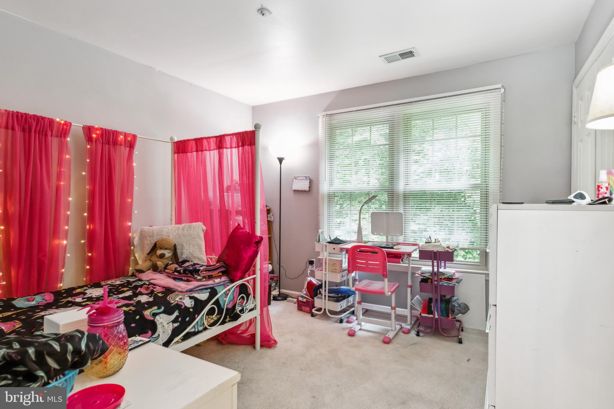 LEGEND MANOR - Residential