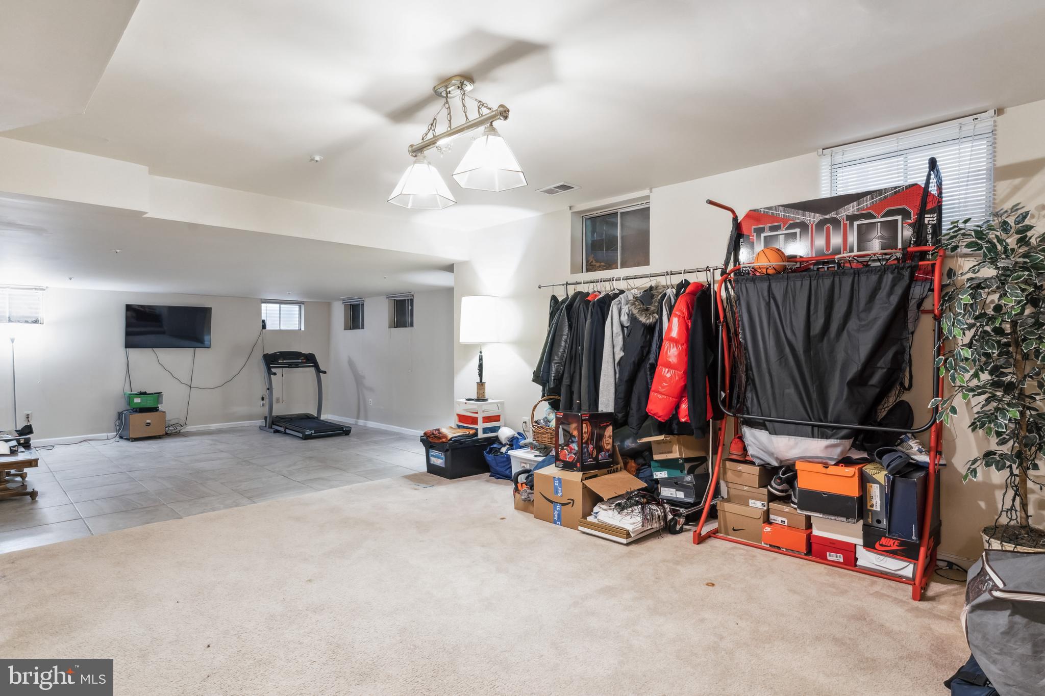 LEGEND MANOR - Residential