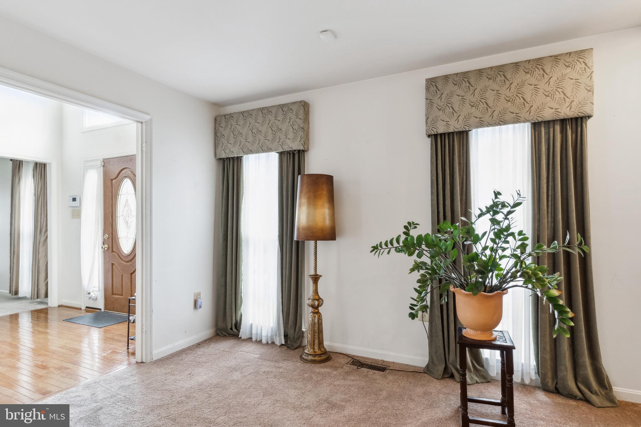 LEGEND MANOR - Residential