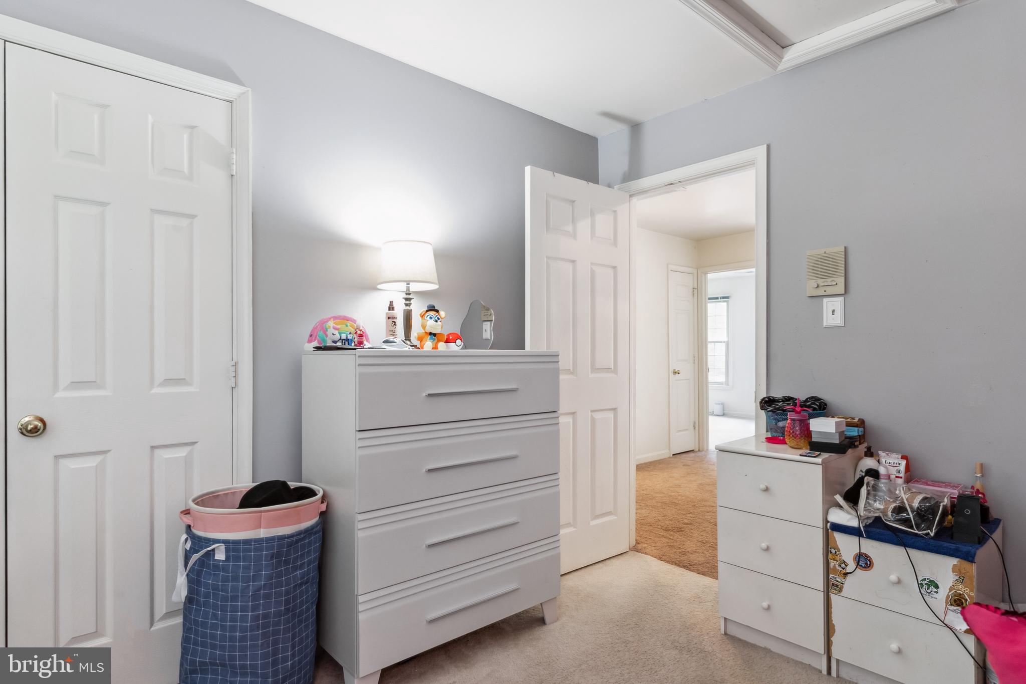 LEGEND MANOR - Residential