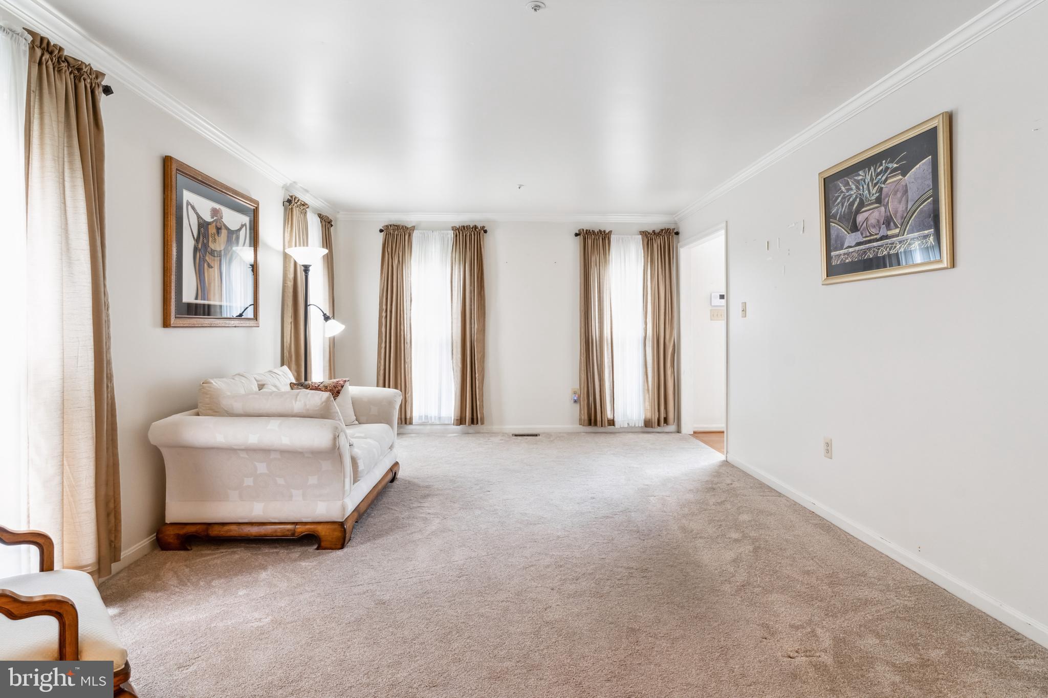 LEGEND MANOR - Residential