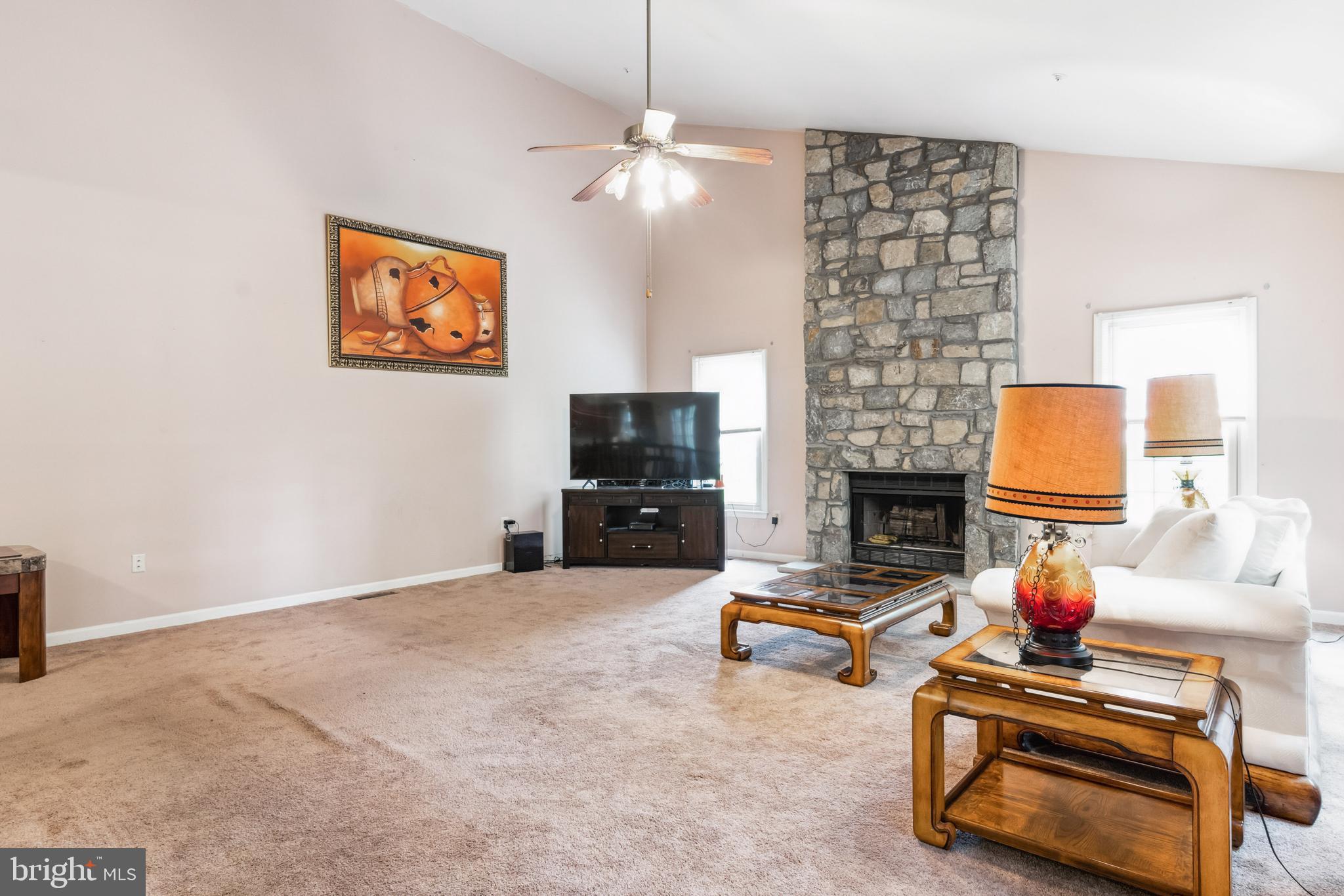 LEGEND MANOR - Residential