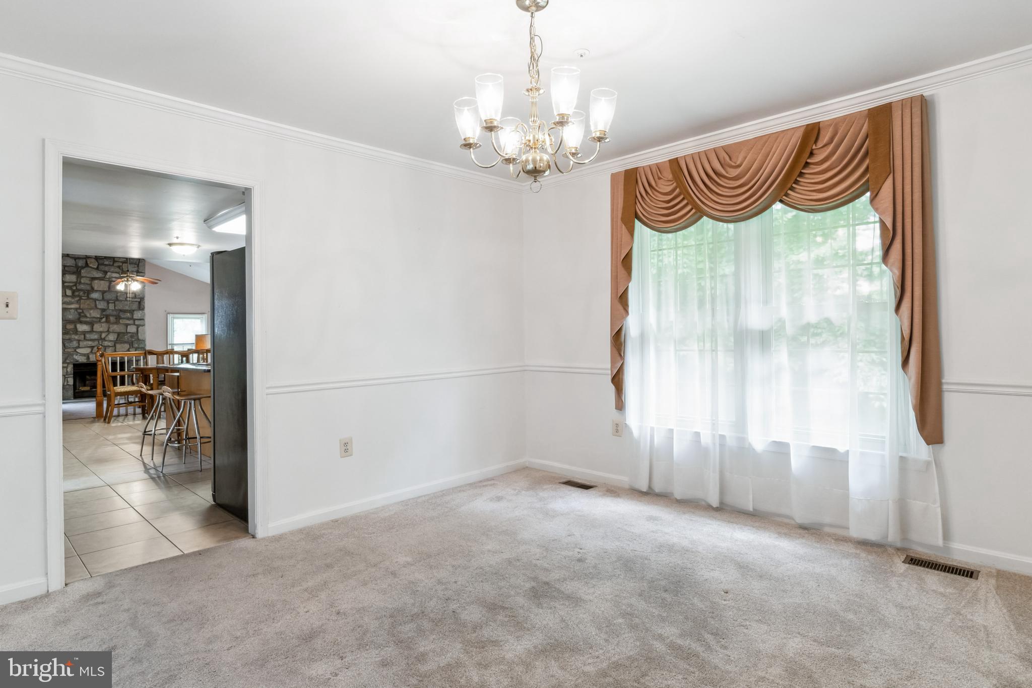 LEGEND MANOR - Residential