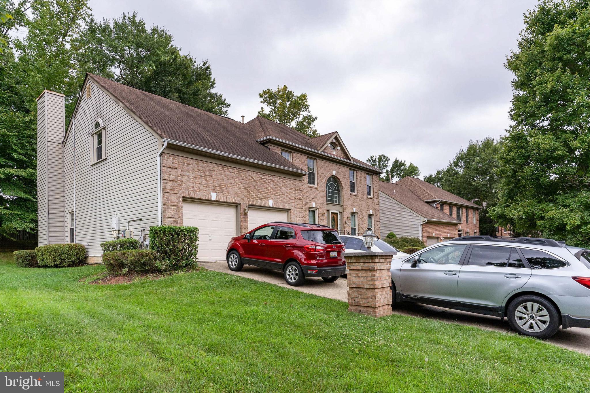 LEGEND MANOR - Residential