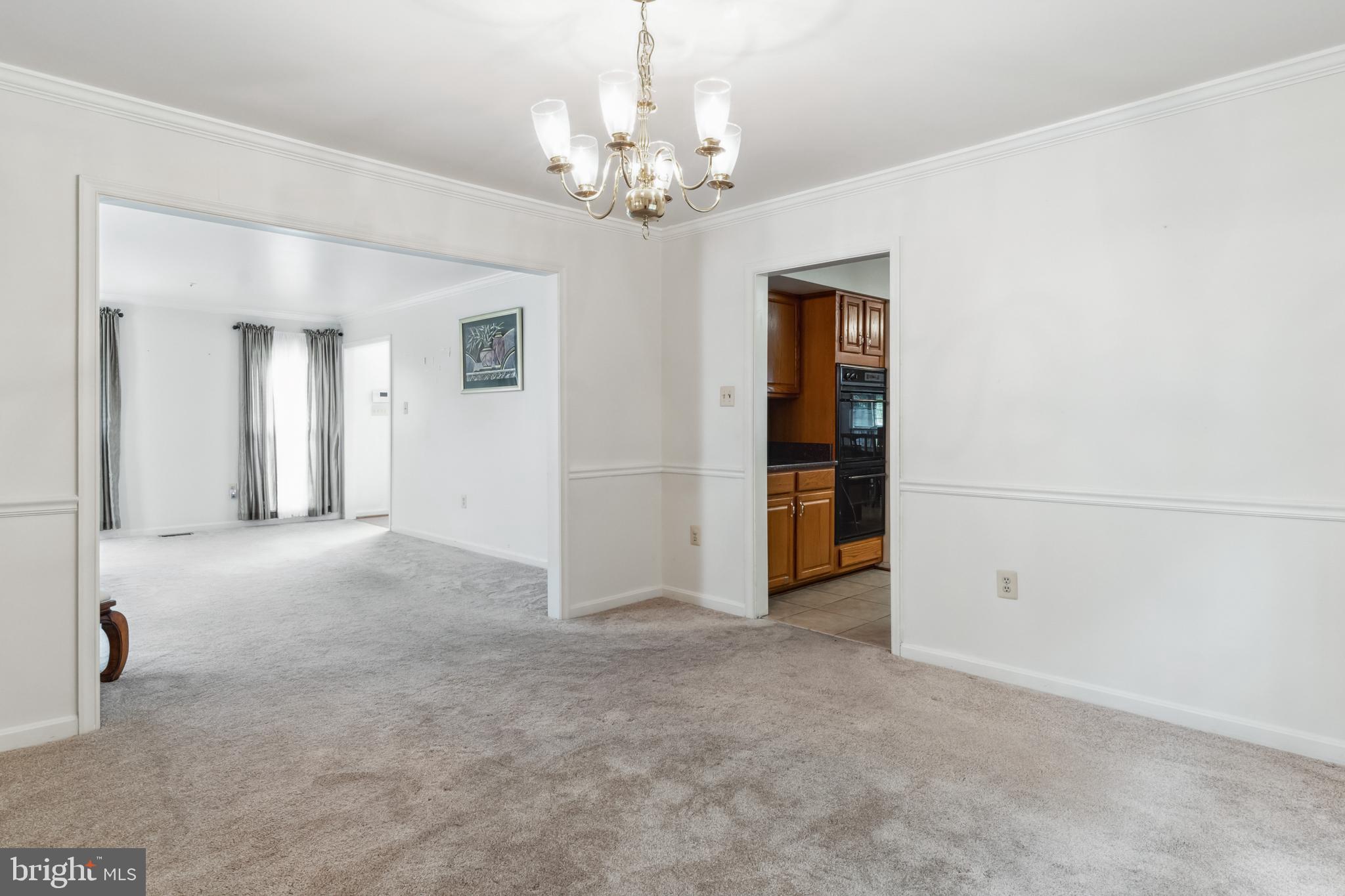 LEGEND MANOR - Residential