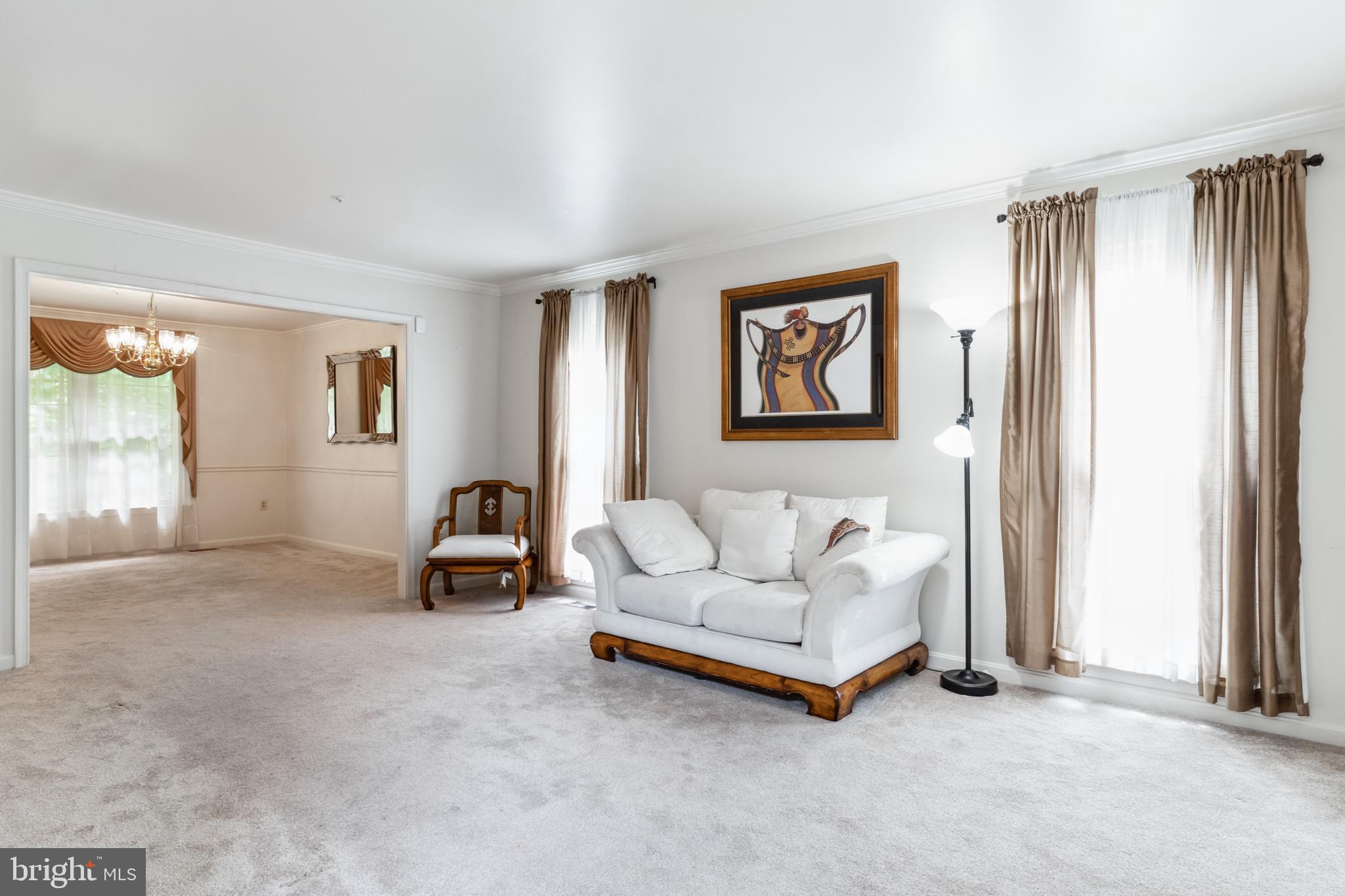 LEGEND MANOR - Residential