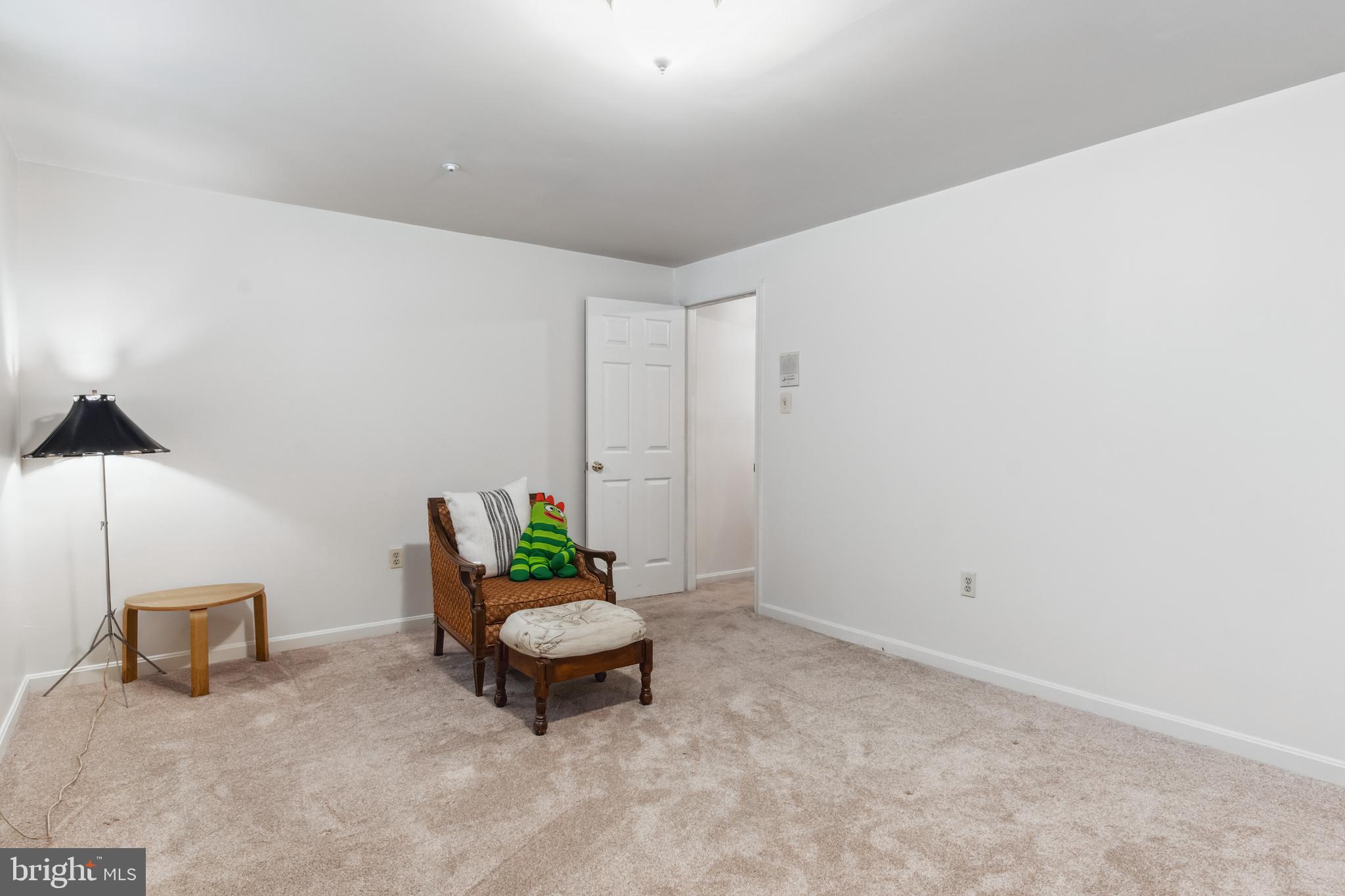 LEGEND MANOR - Residential