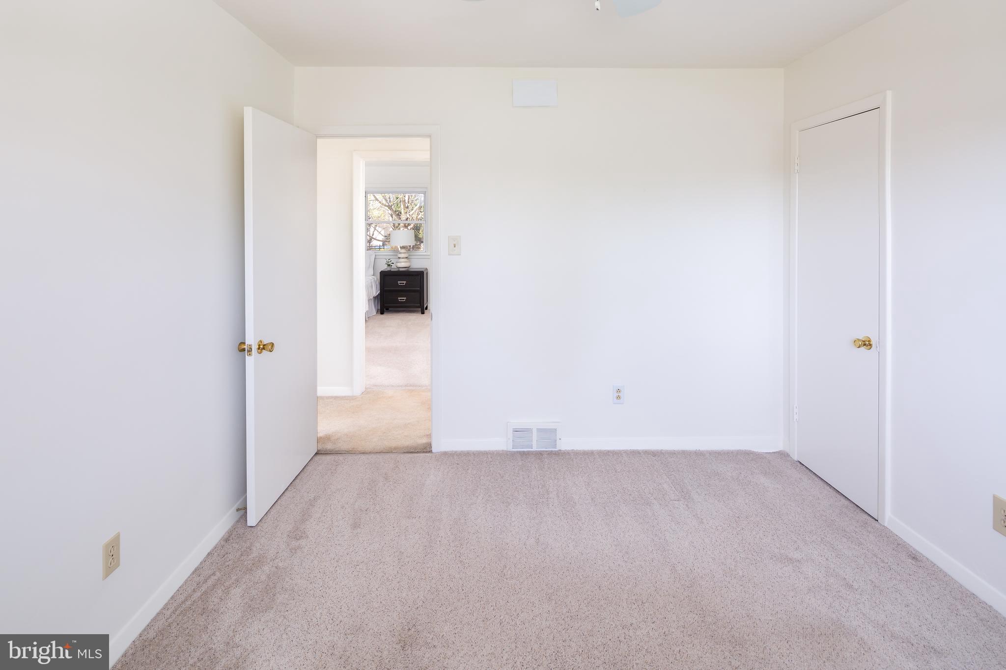 RADNOR HUNT - Residential