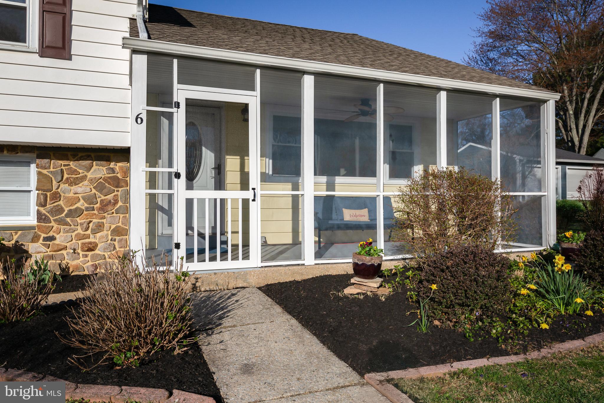 6 VERNON LANE