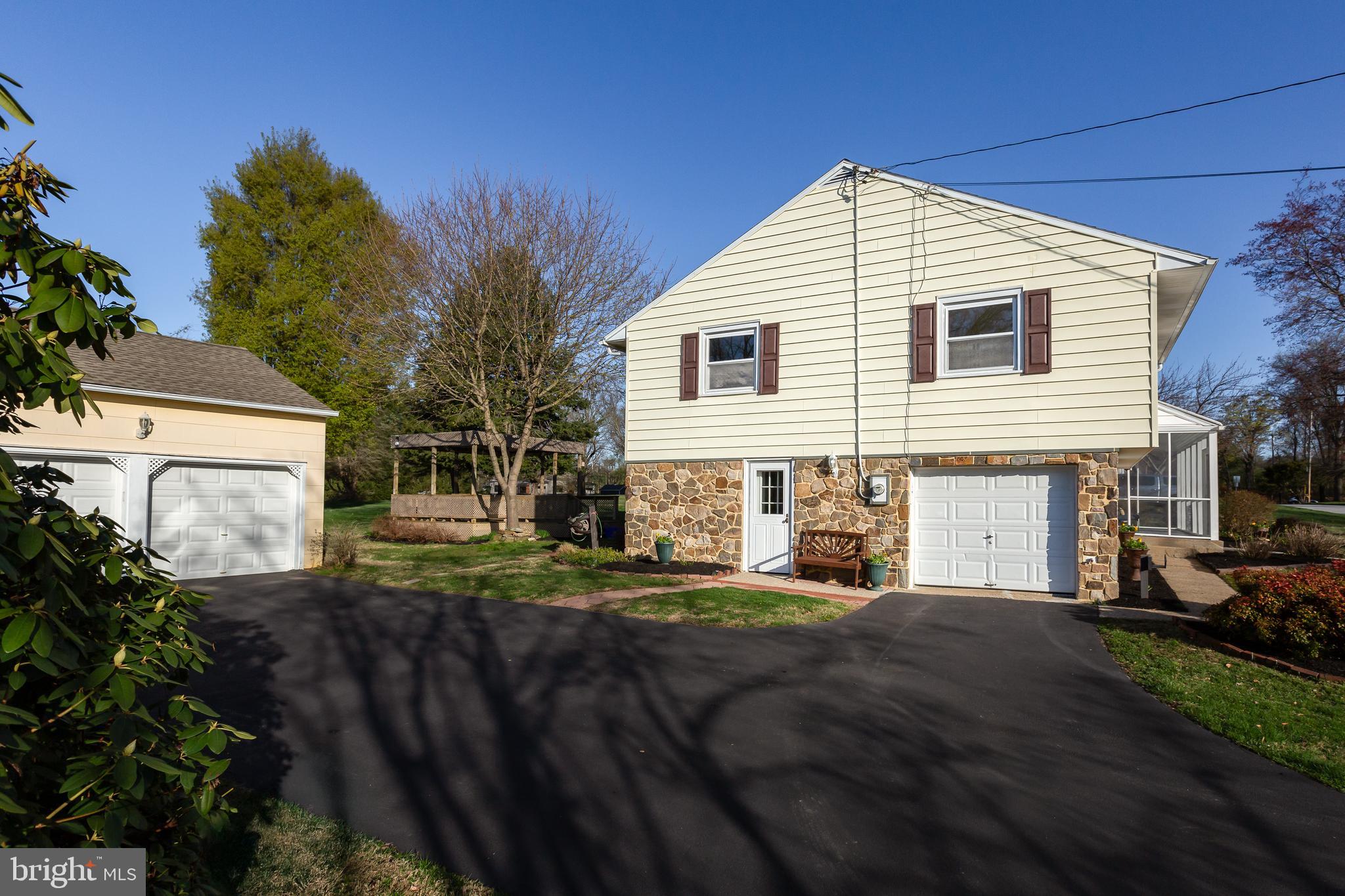 RADNOR HUNT - Residential