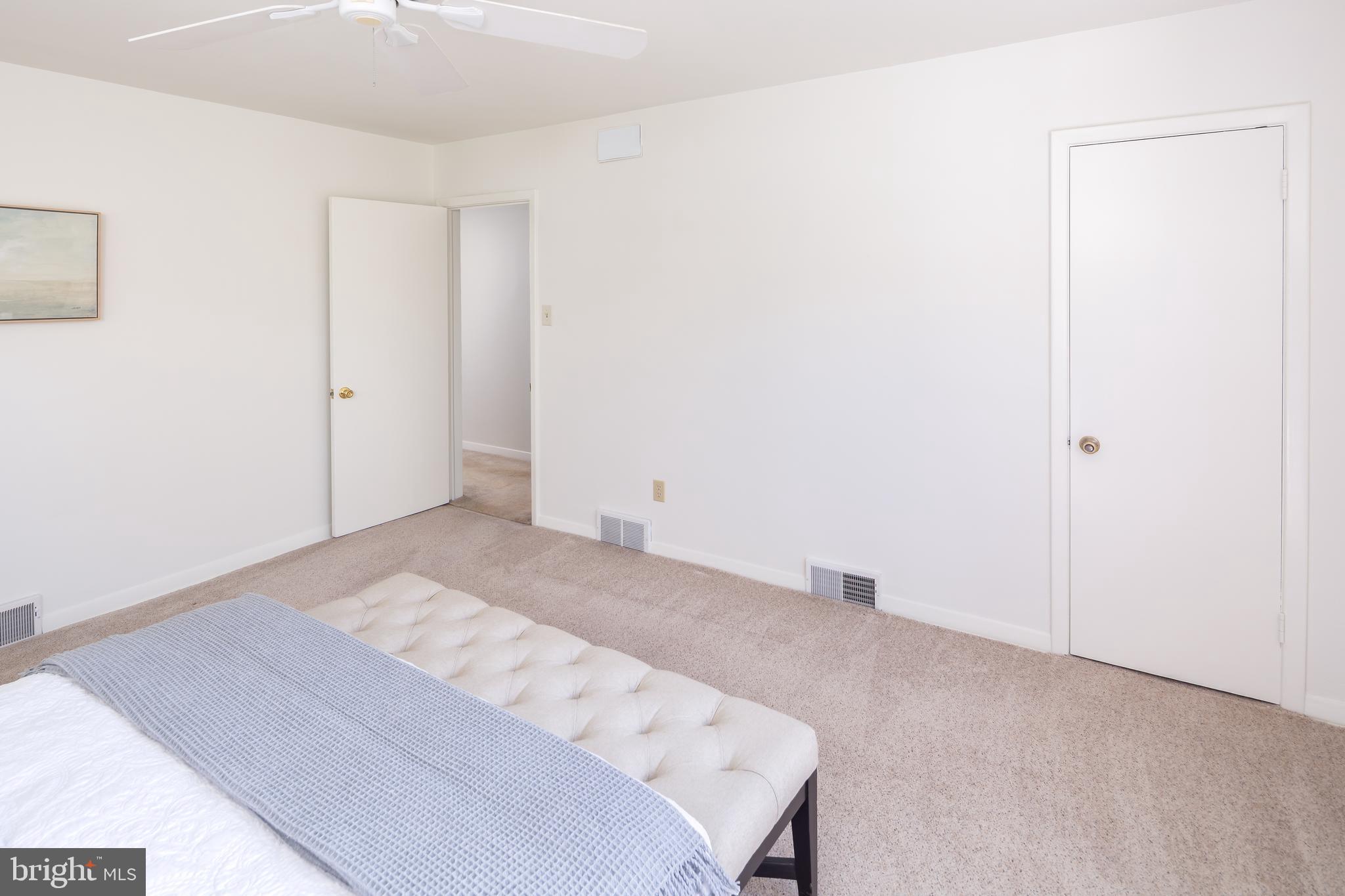 RADNOR HUNT - Residential