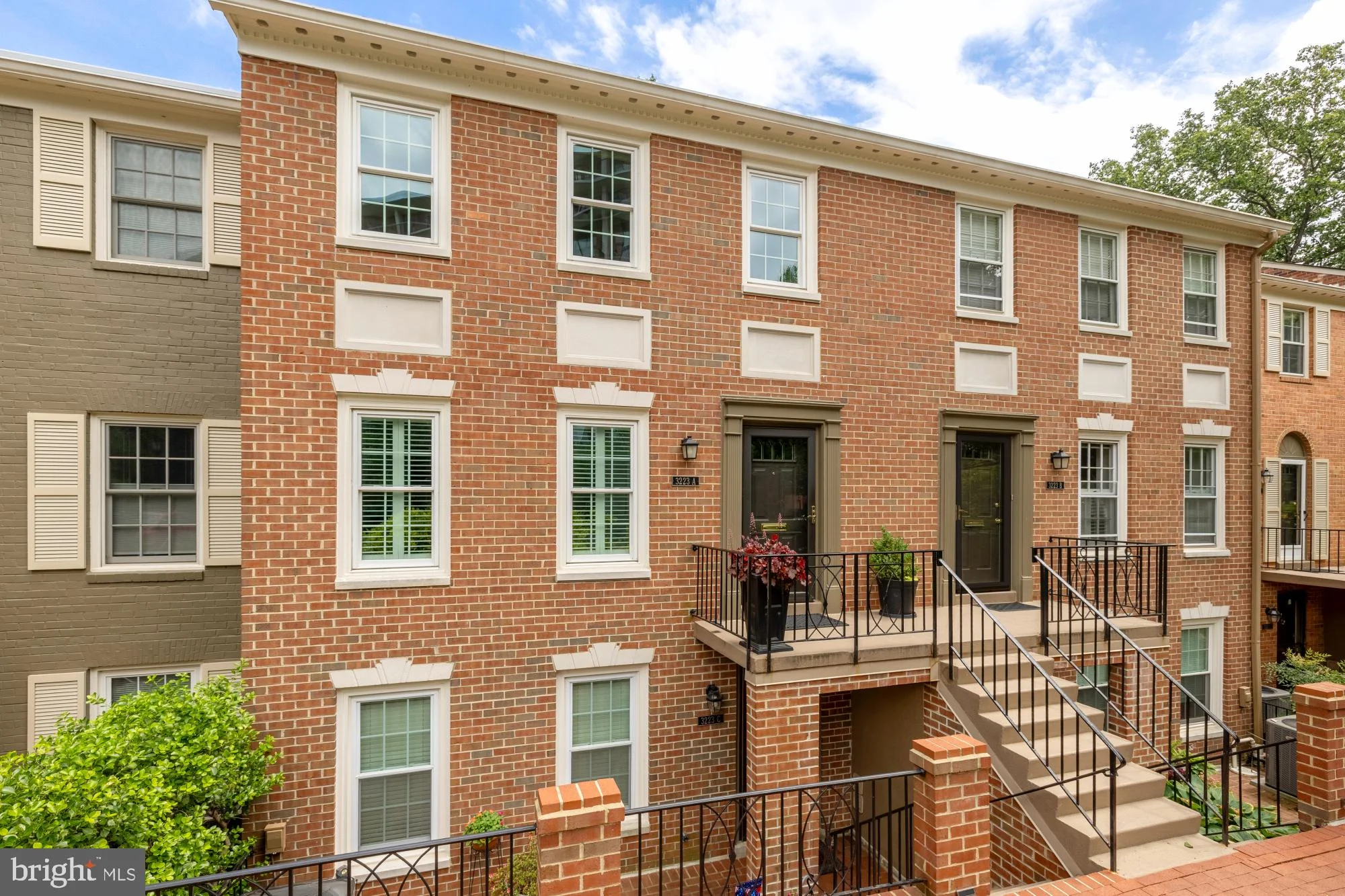 3223 Sutton Place NW Unit A