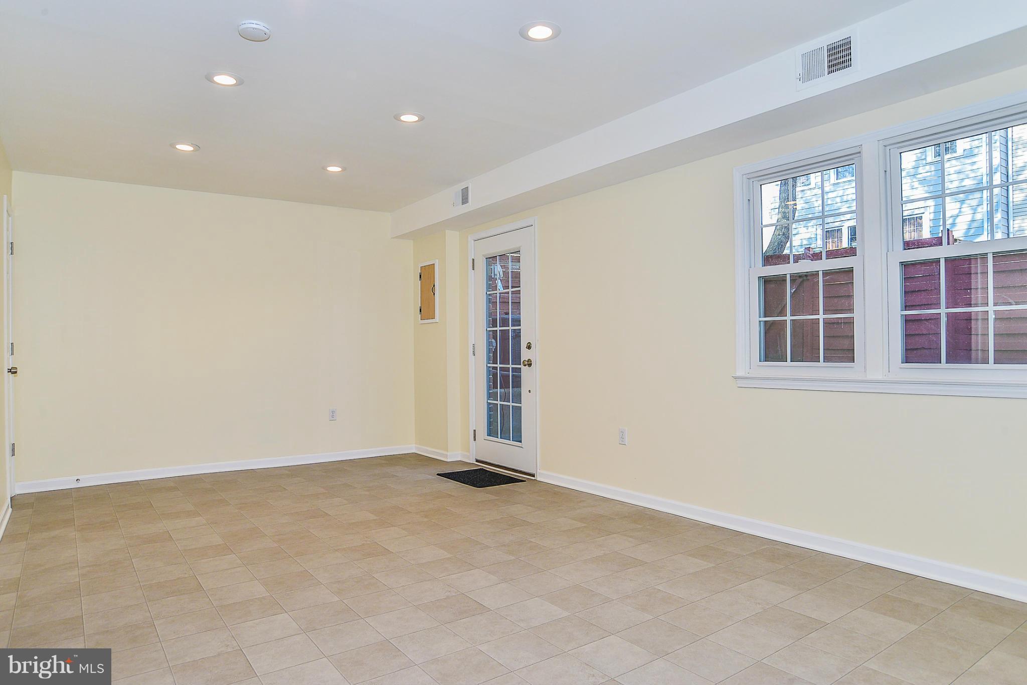 GREENWICH HILL - Residential