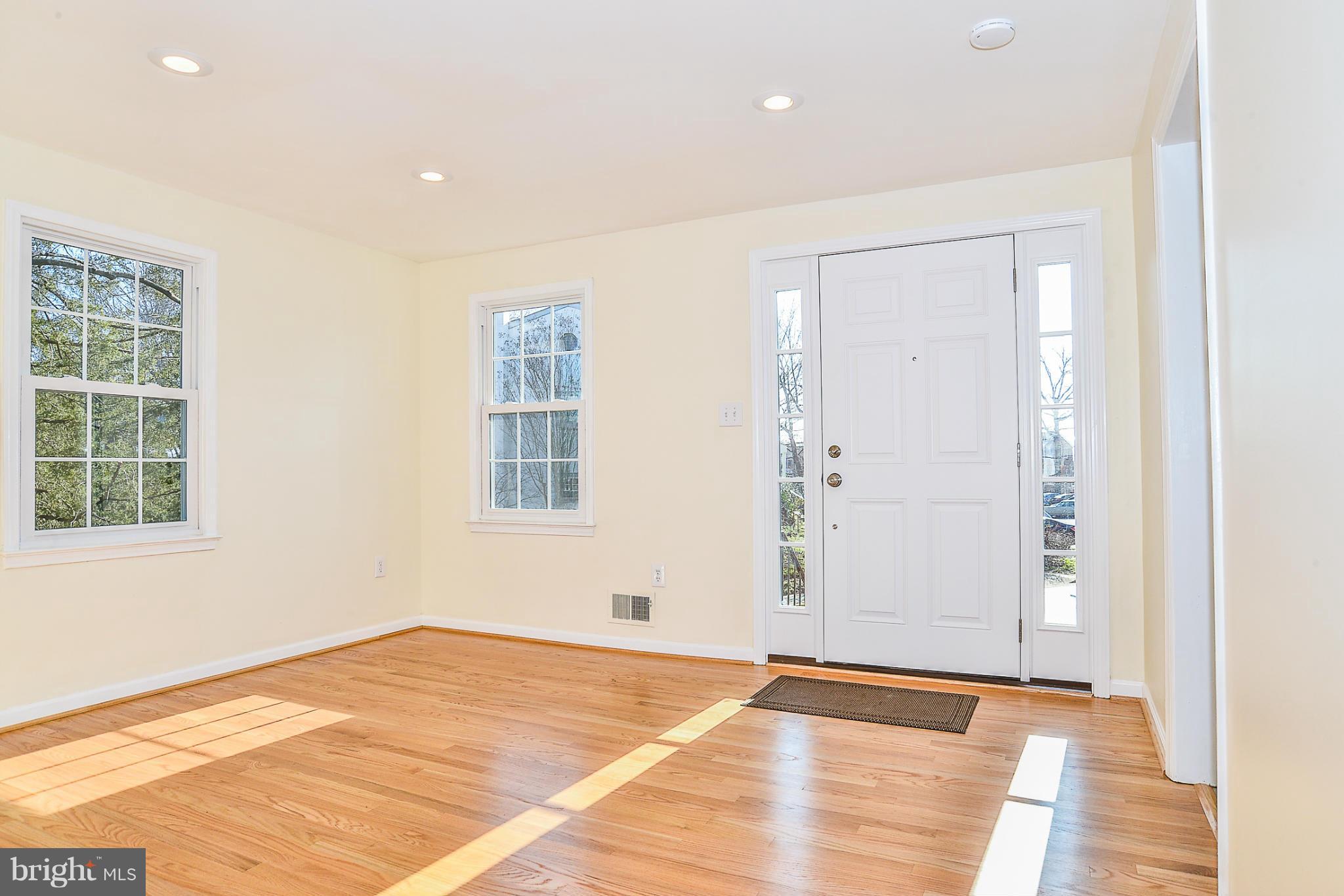 GREENWICH HILL - Residential