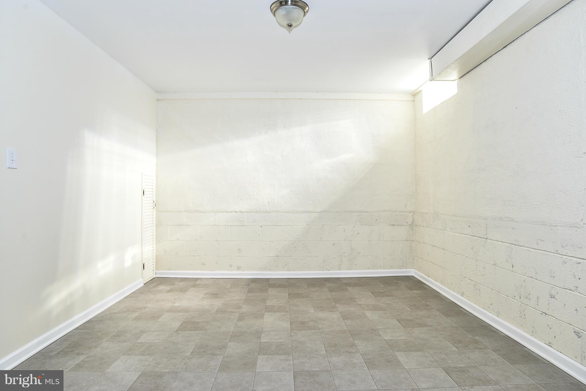 GREENWICH HILL - Residential