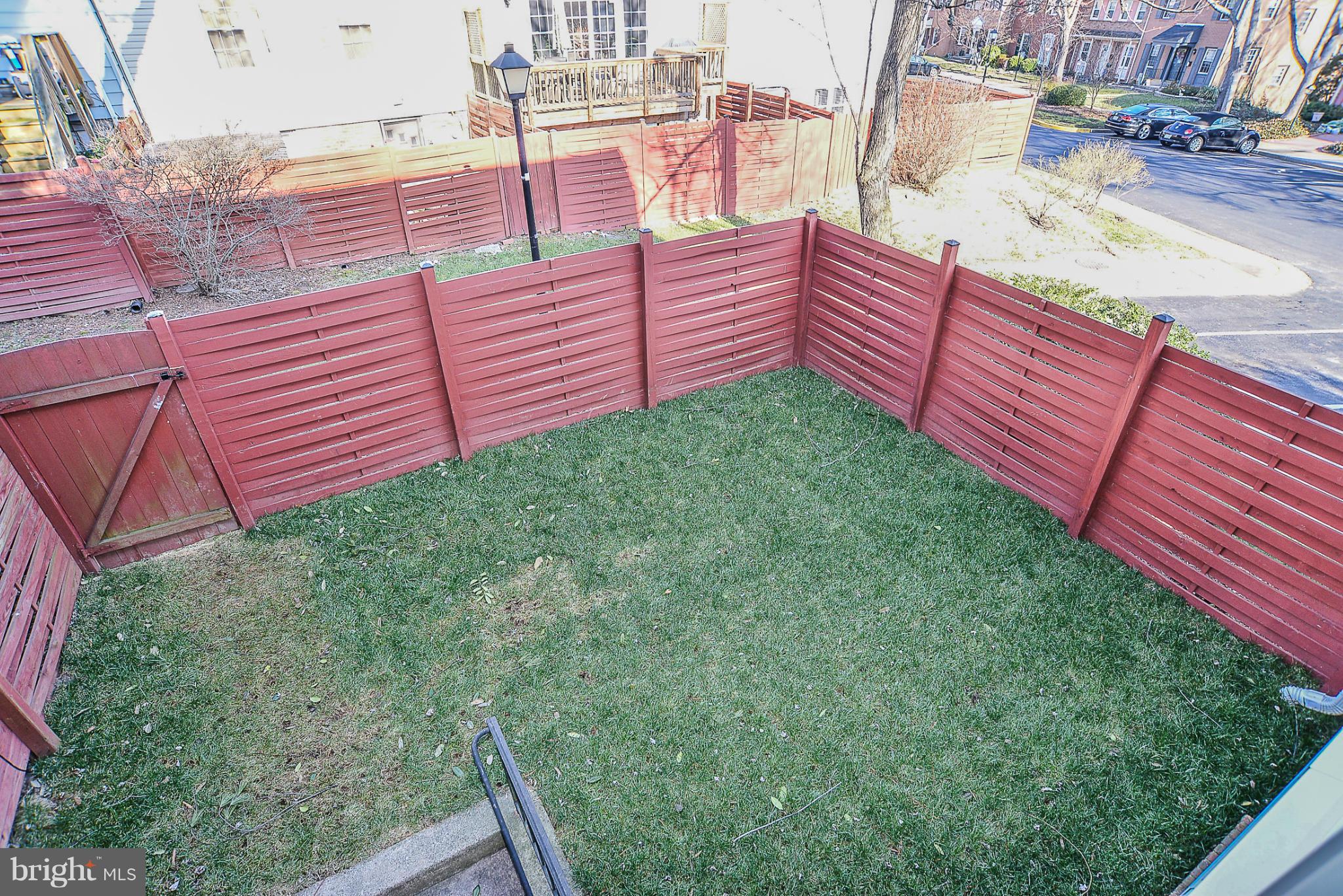 GREENWICH HILL - Residential