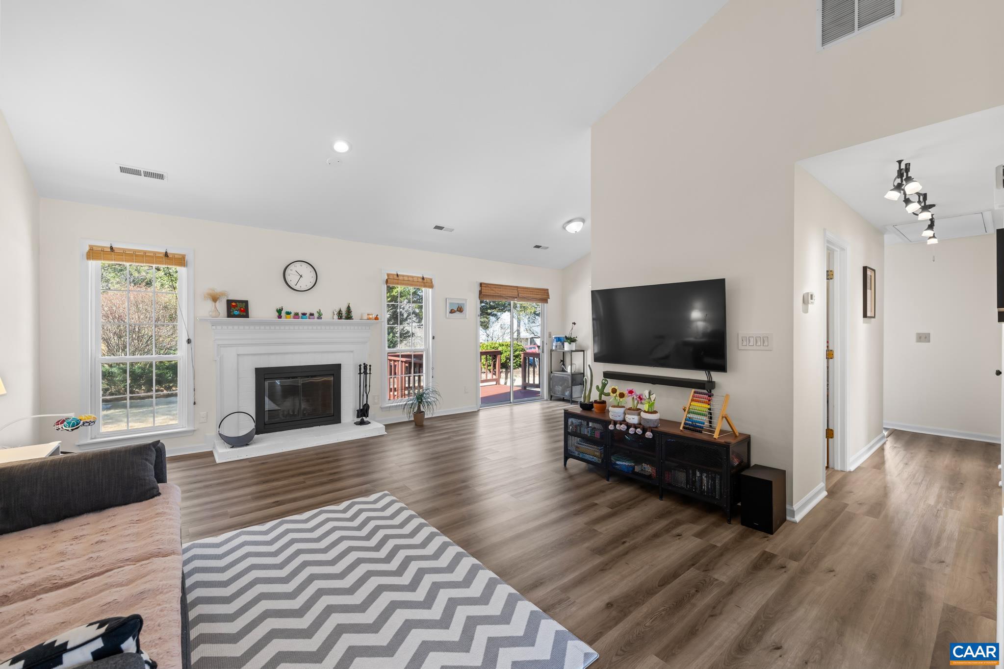 2071 WINTERFIELD CIR