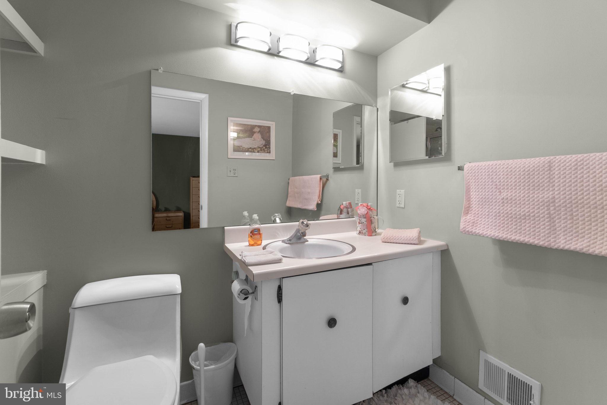 OLNEY SQUARE - Residential