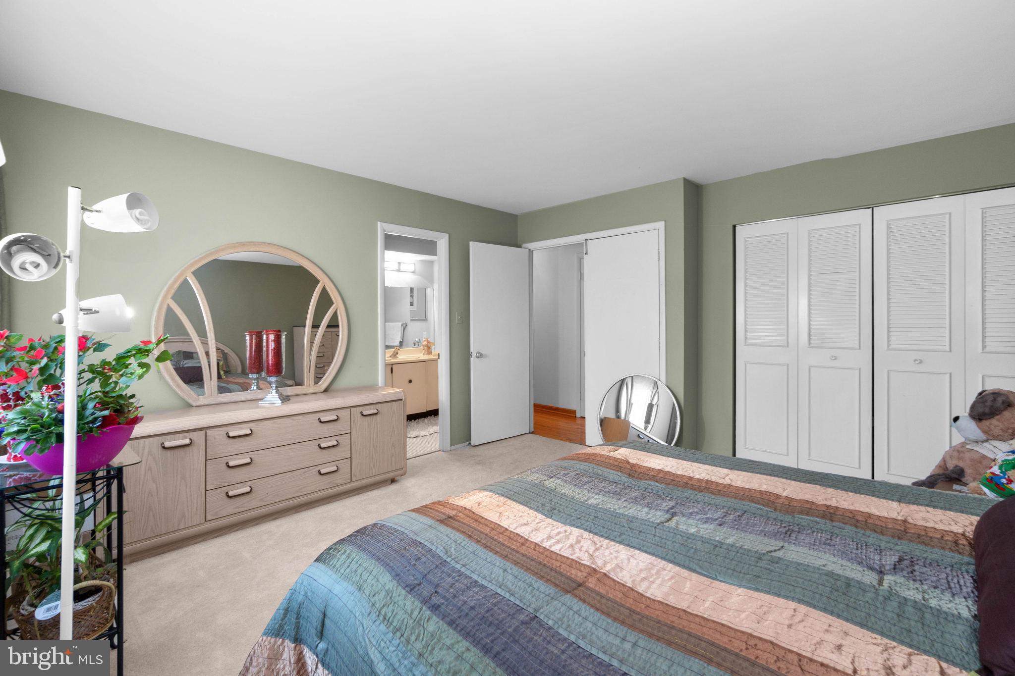 OLNEY SQUARE - Residential