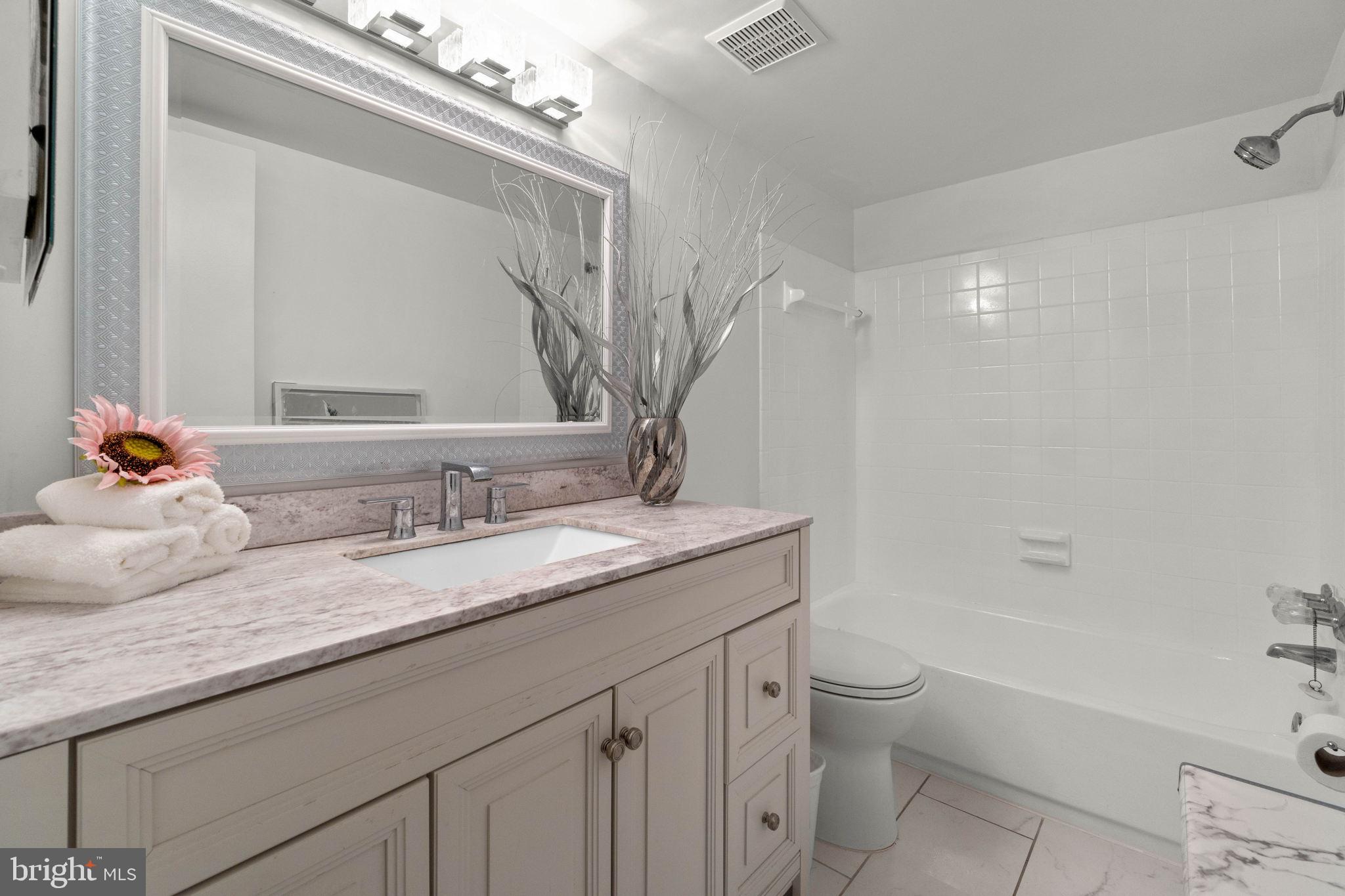 OLNEY SQUARE - Residential